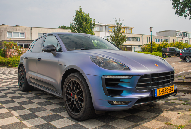 Porsche 95B Macan GTS