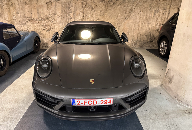 Porsche 992 Carrera 4 GTS Cabriolet