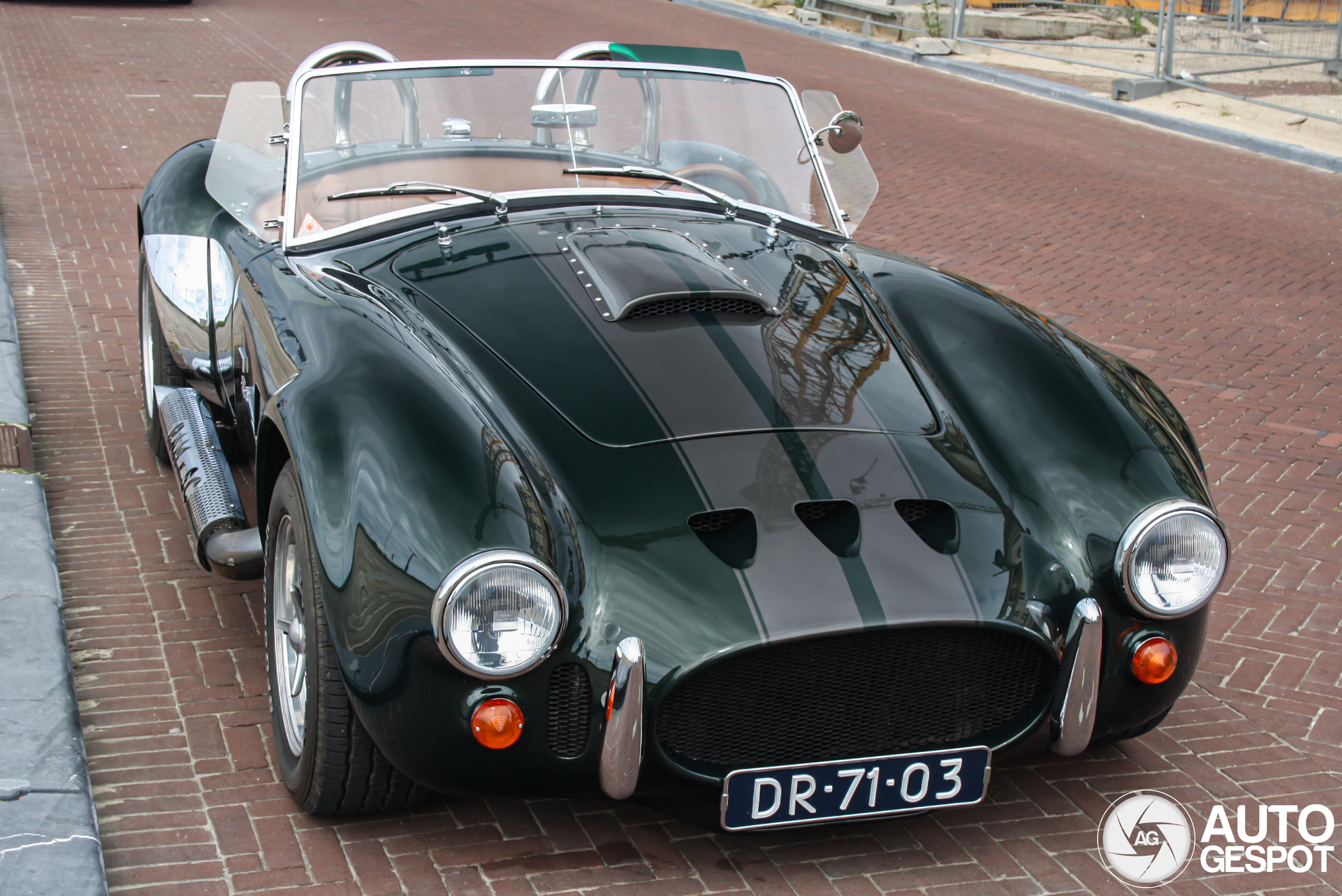 AC Cobra 427