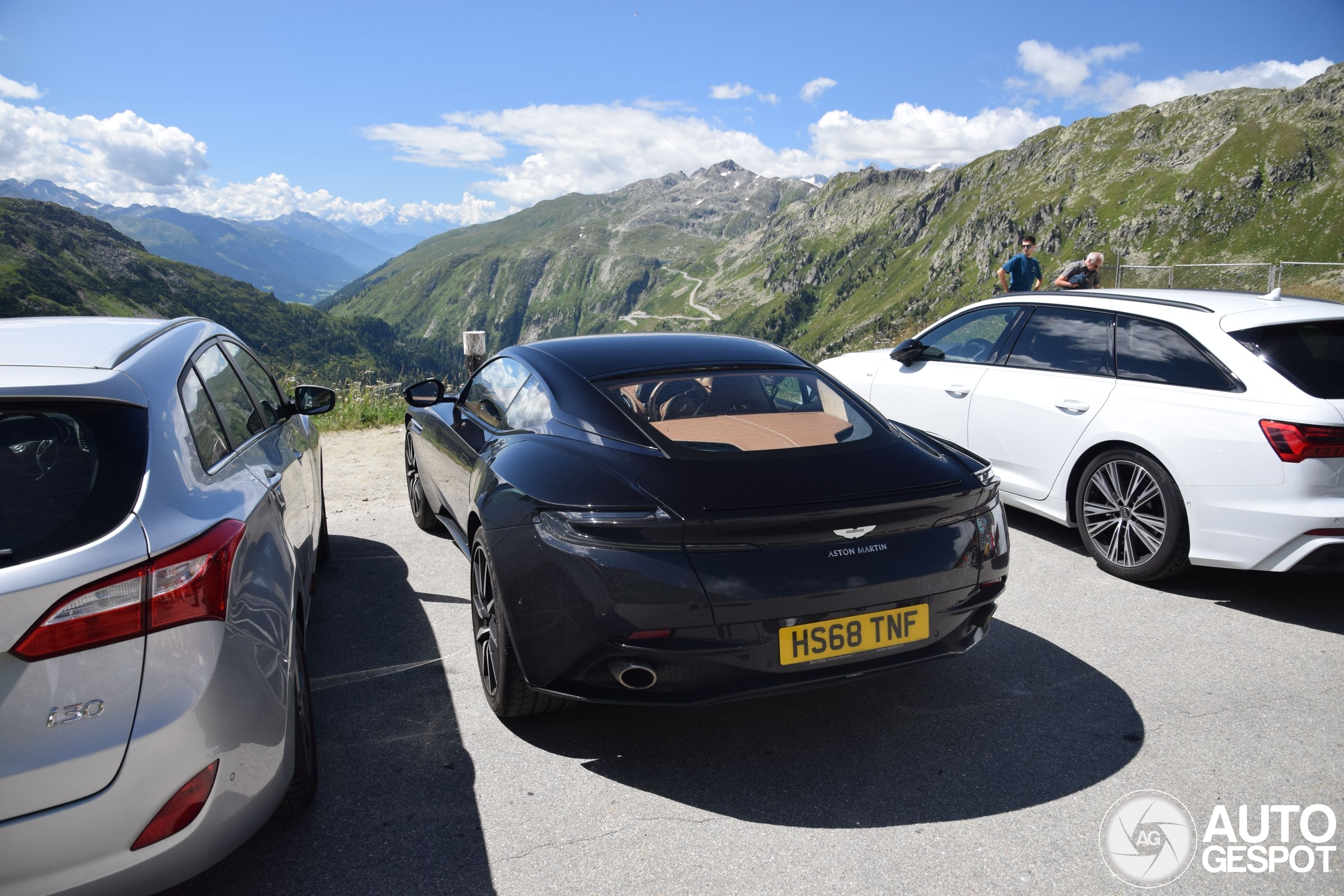 Aston Martin DB11 V8