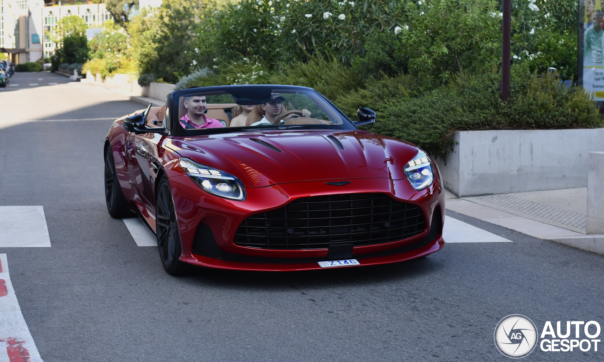 Aston Martin DB12 Volante