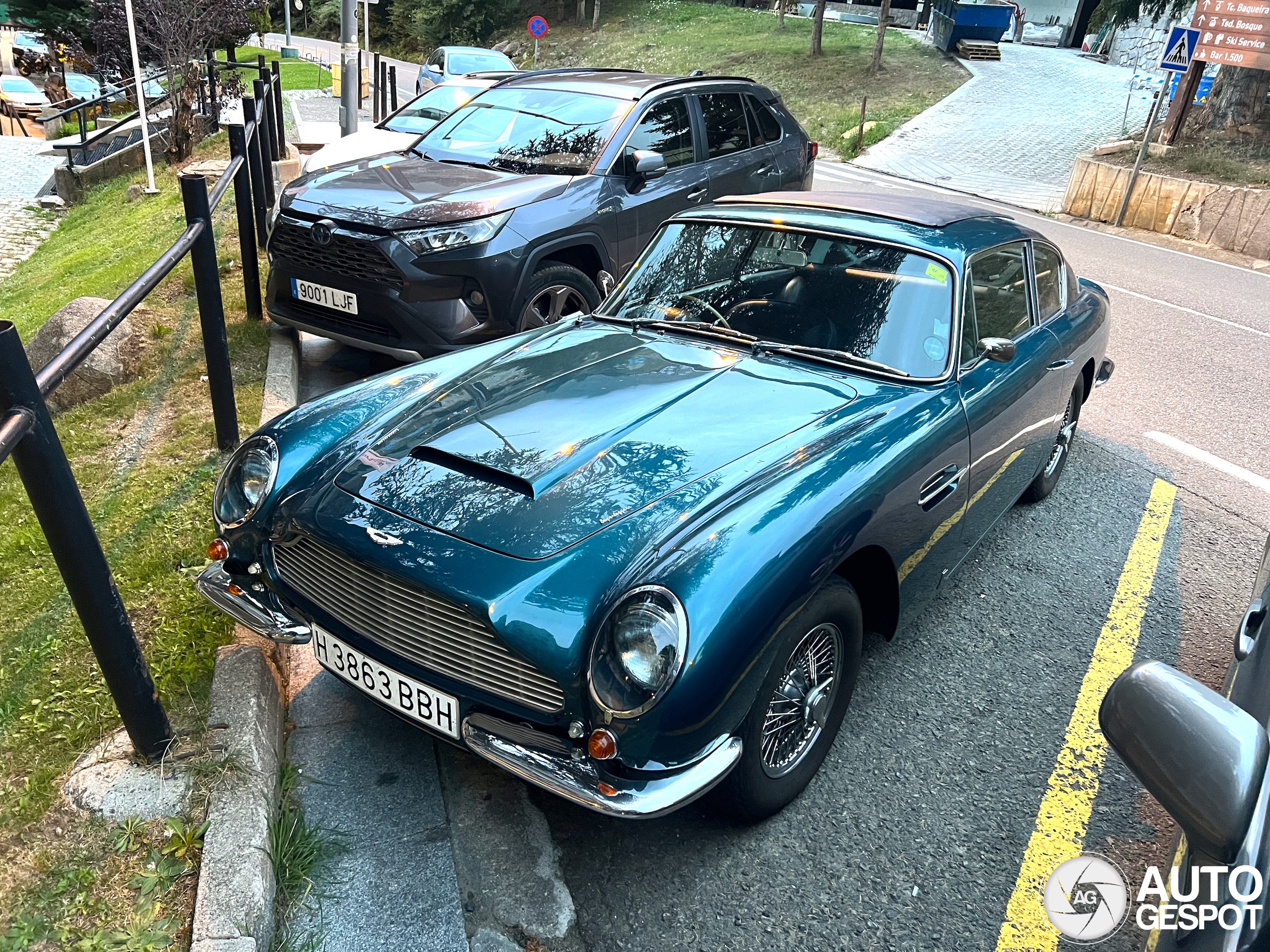 Aston Martin DB6 Superleggera