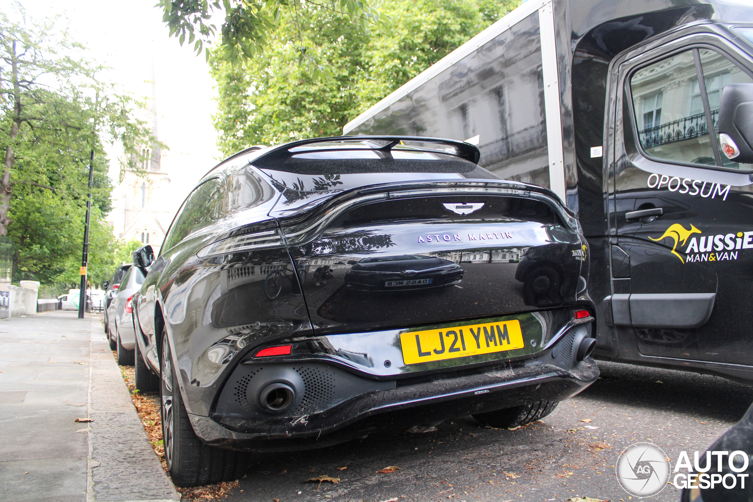 Aston Martin DBX