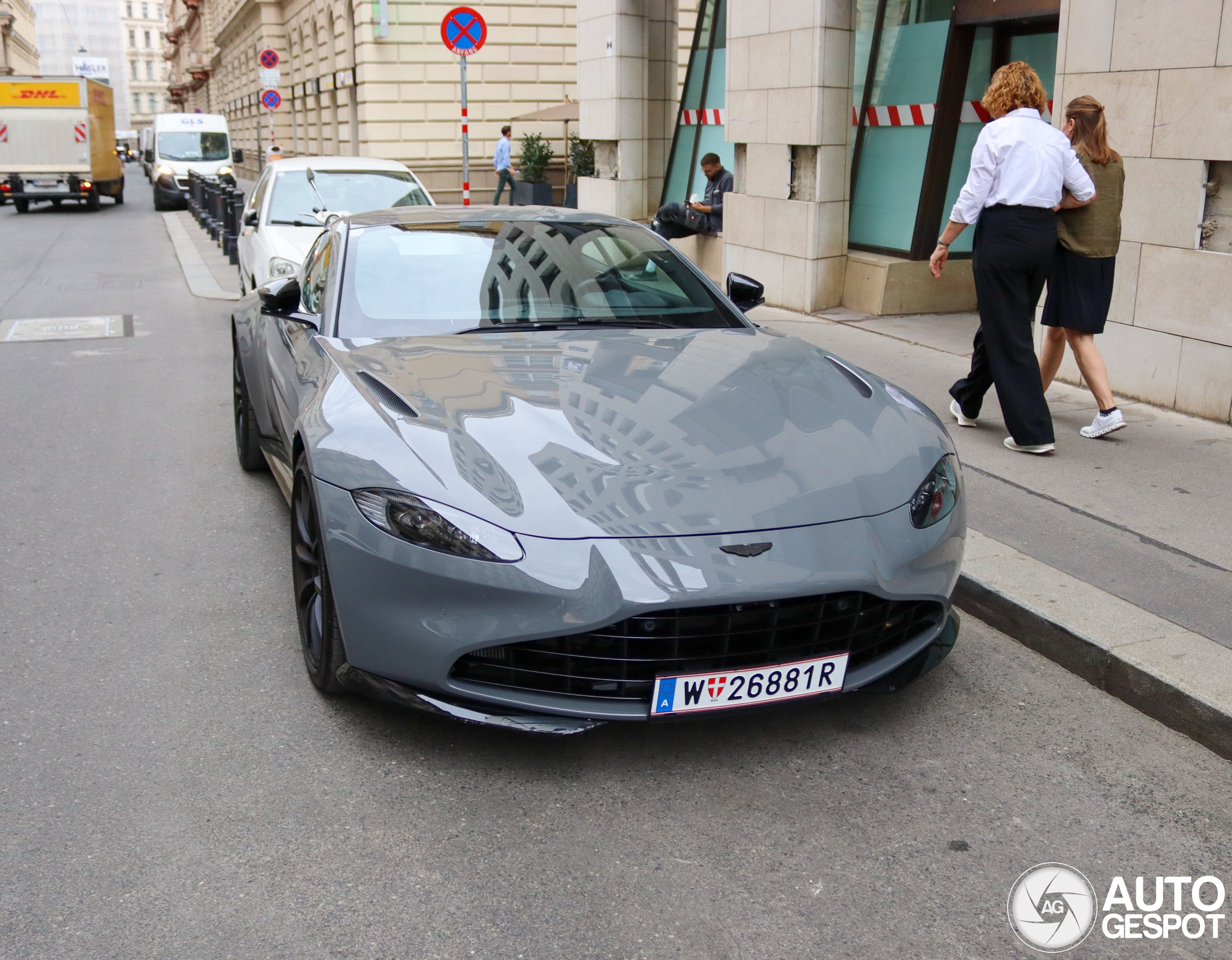 Aston Martin V8 Vantage 2018