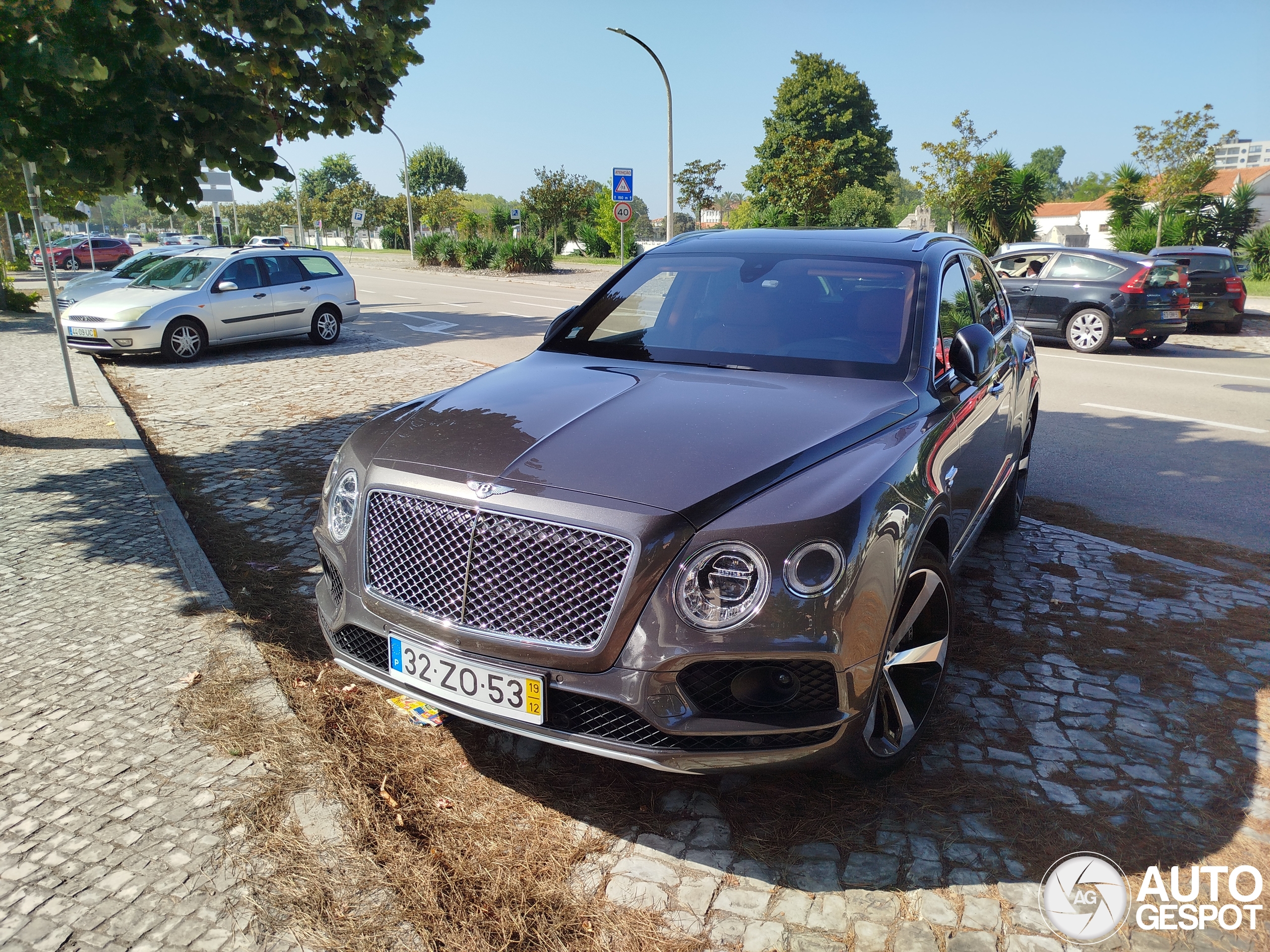 Bentley Bentayga Hybrid