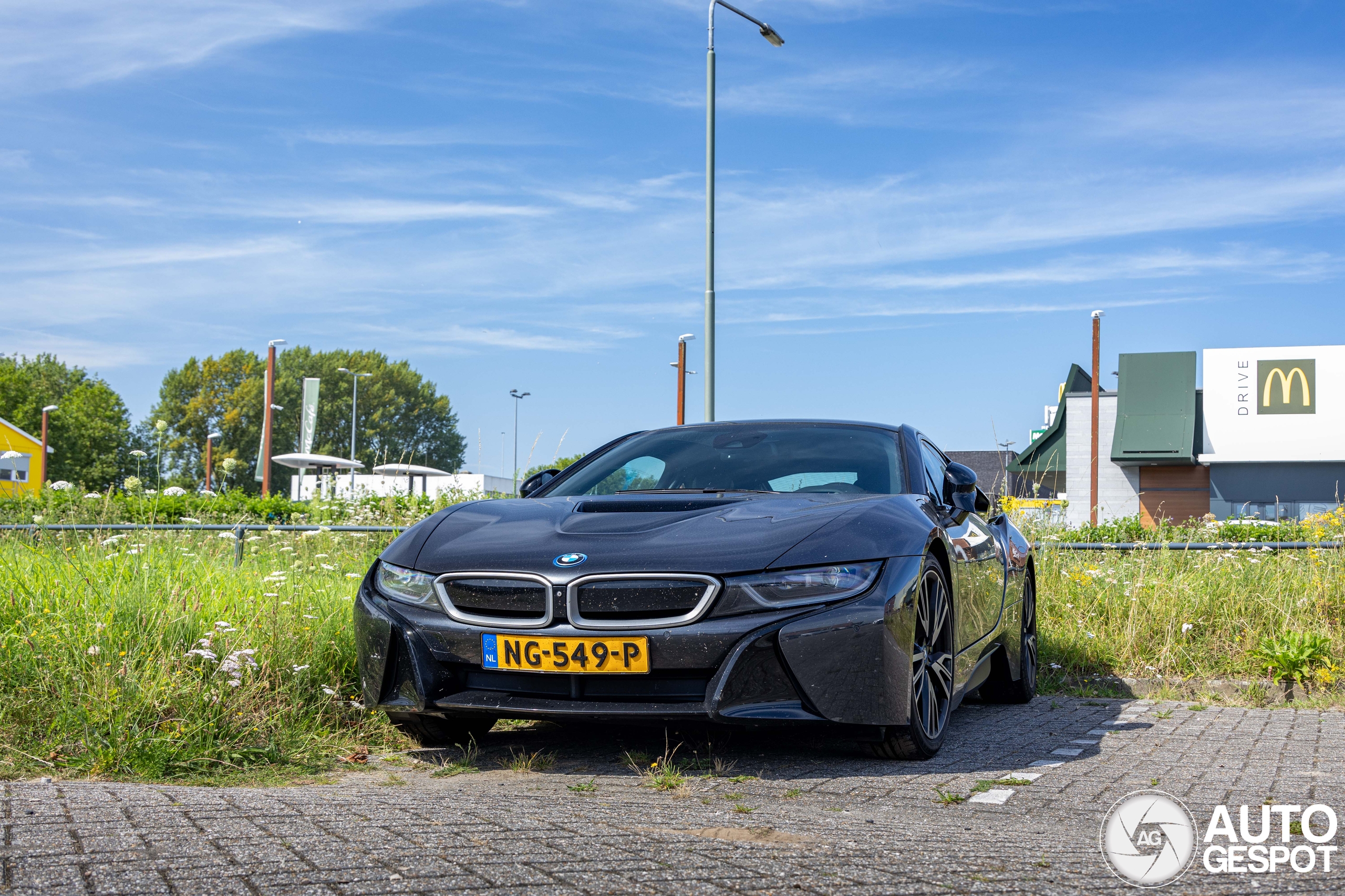 BMW i8