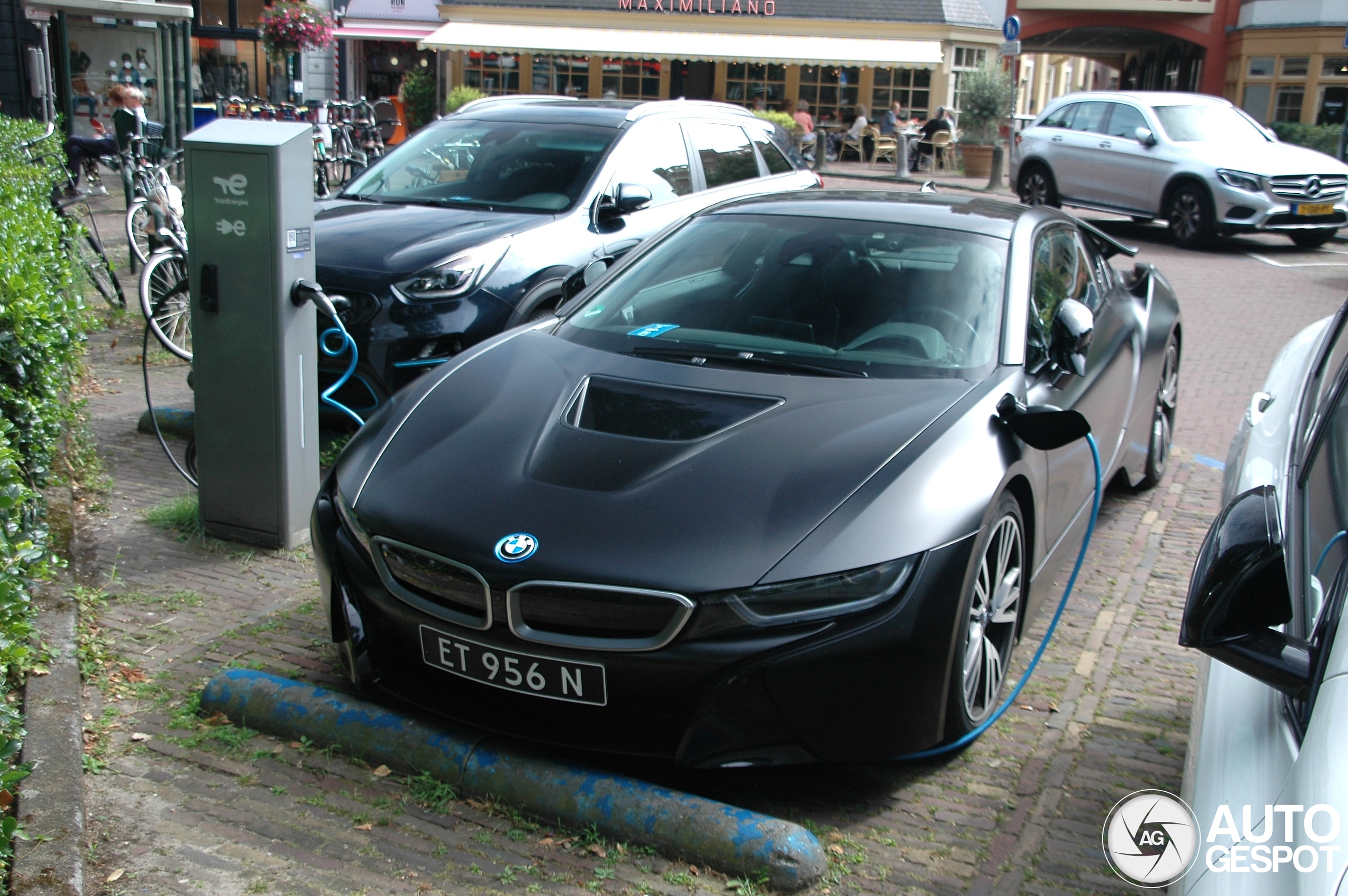 BMW i8 Protonic Frozen Black Edition