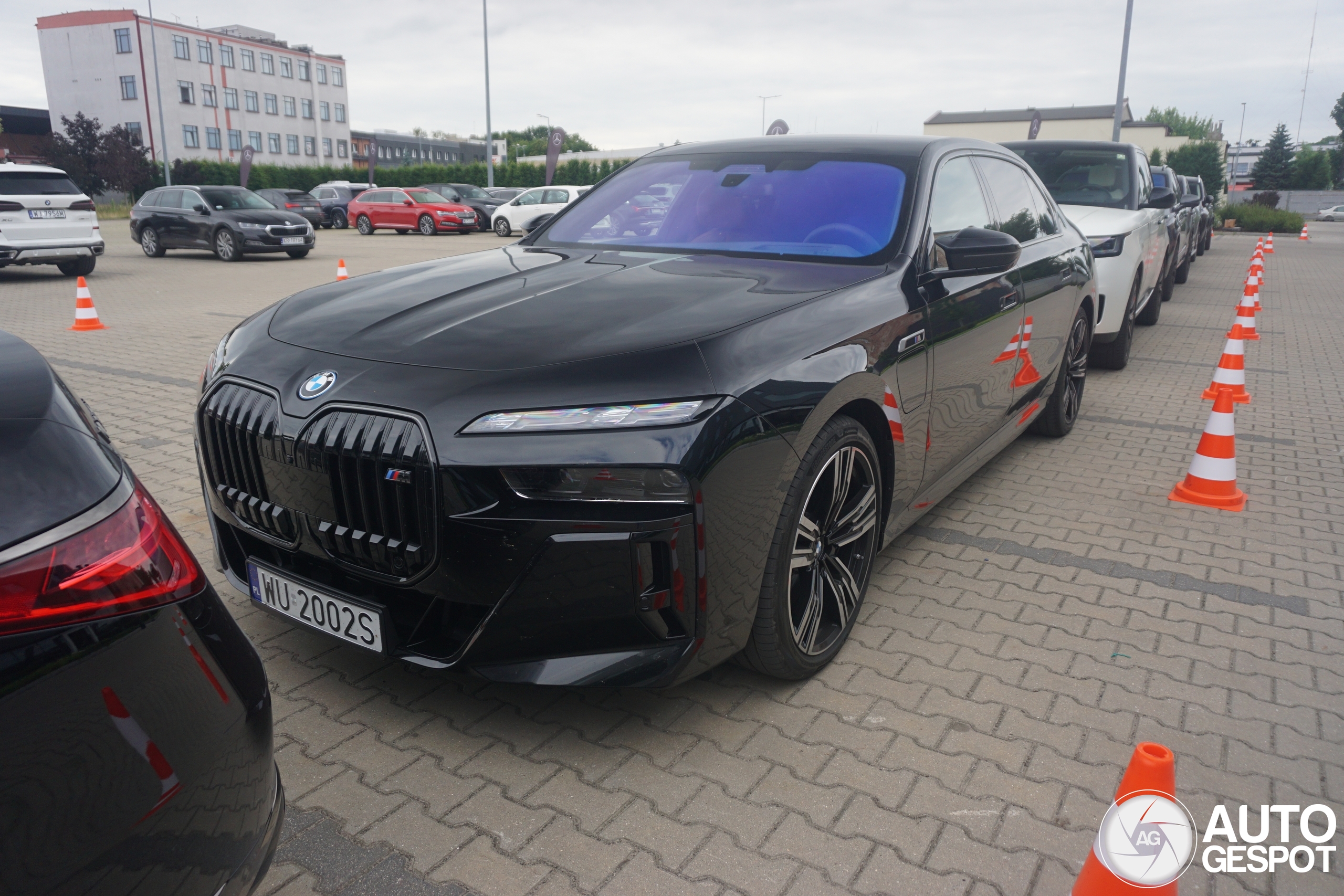 BMW M760e xDrive