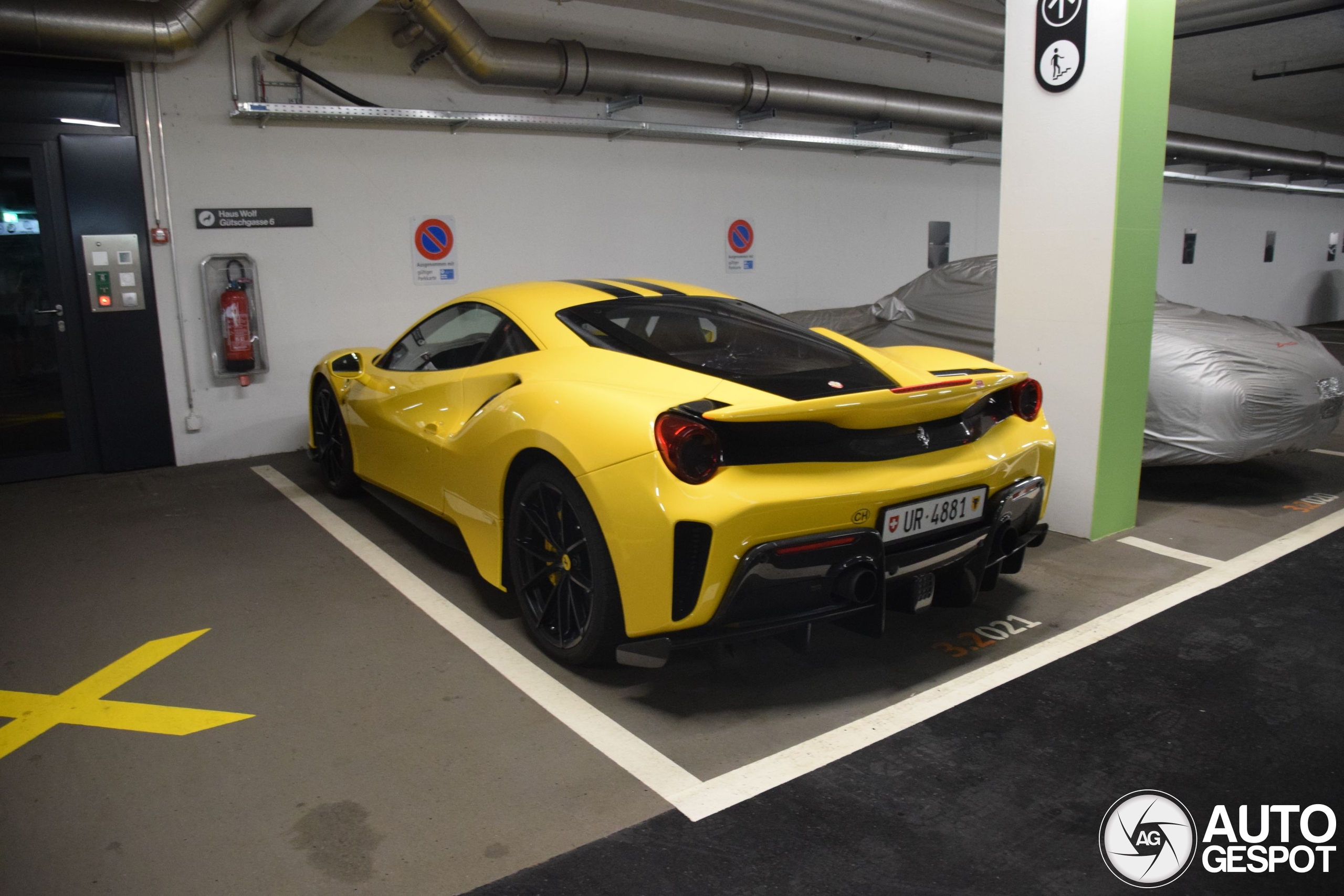 Ferrari 488 Pista