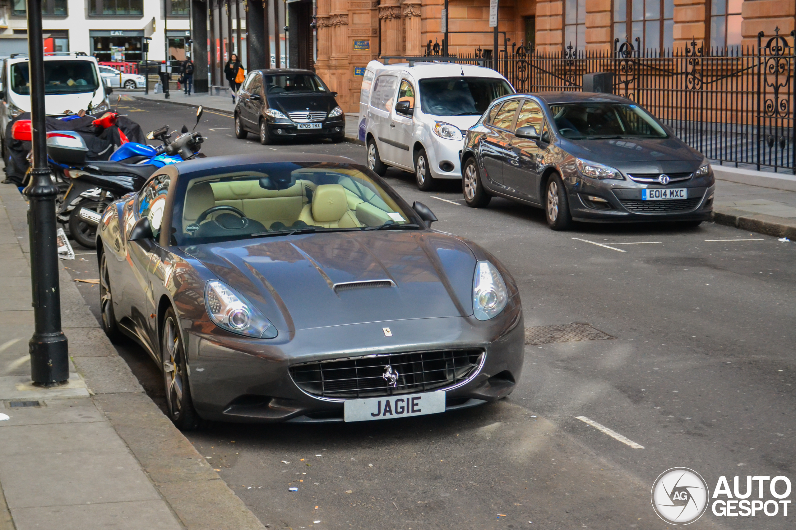 Ferrari California