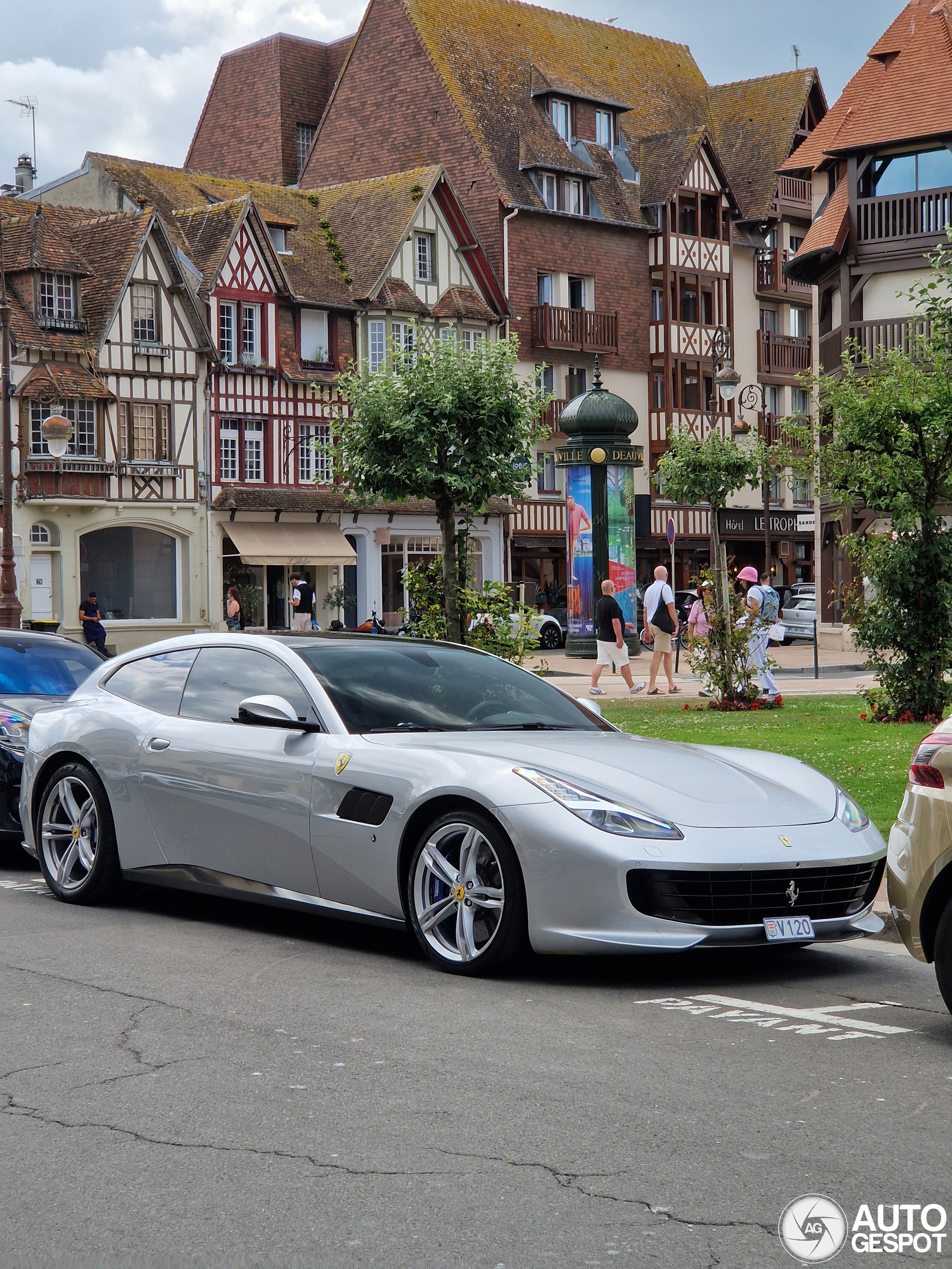 Ferrari GTC4Lusso