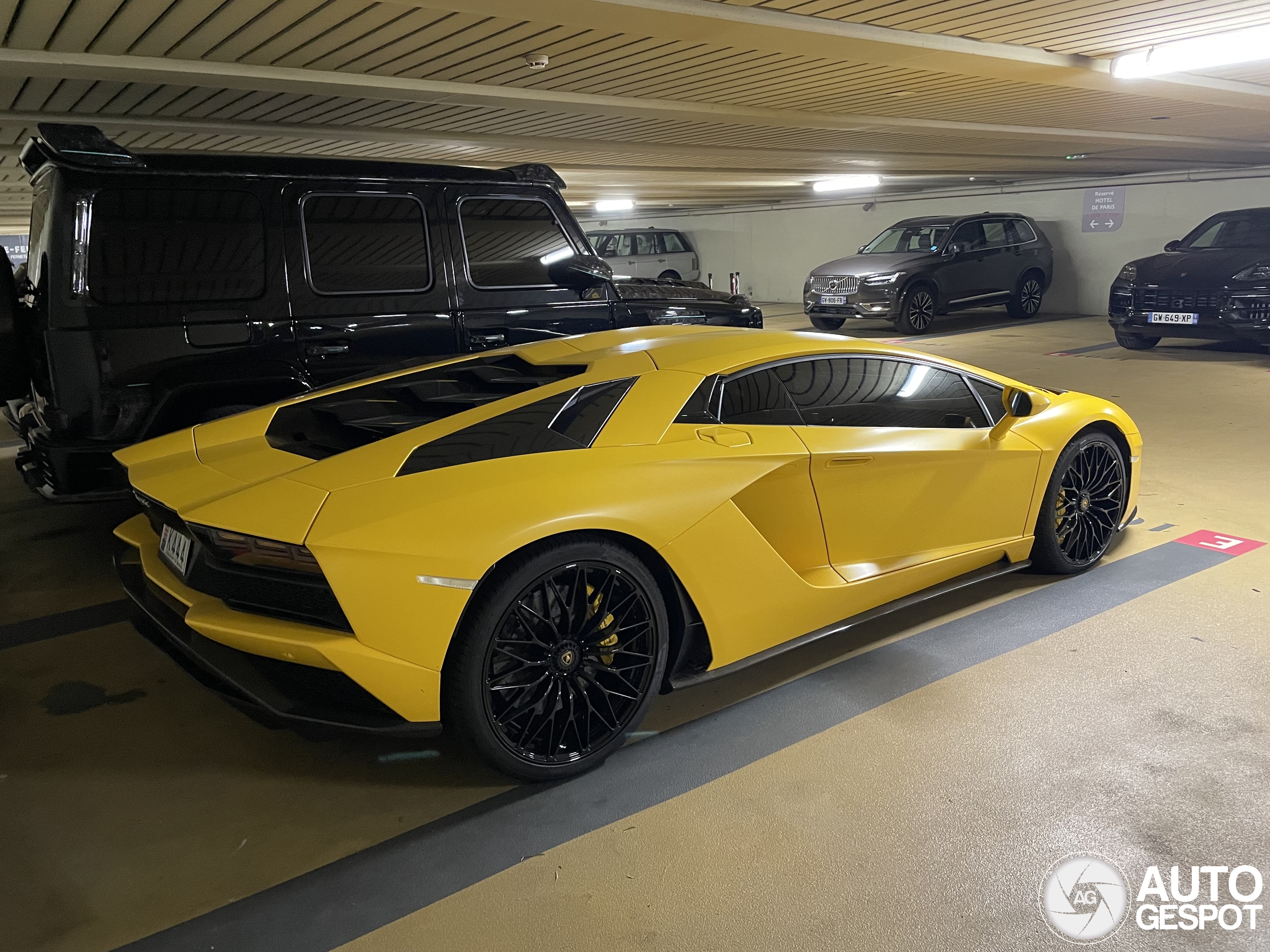 Lamborghini Aventador S LP740-4