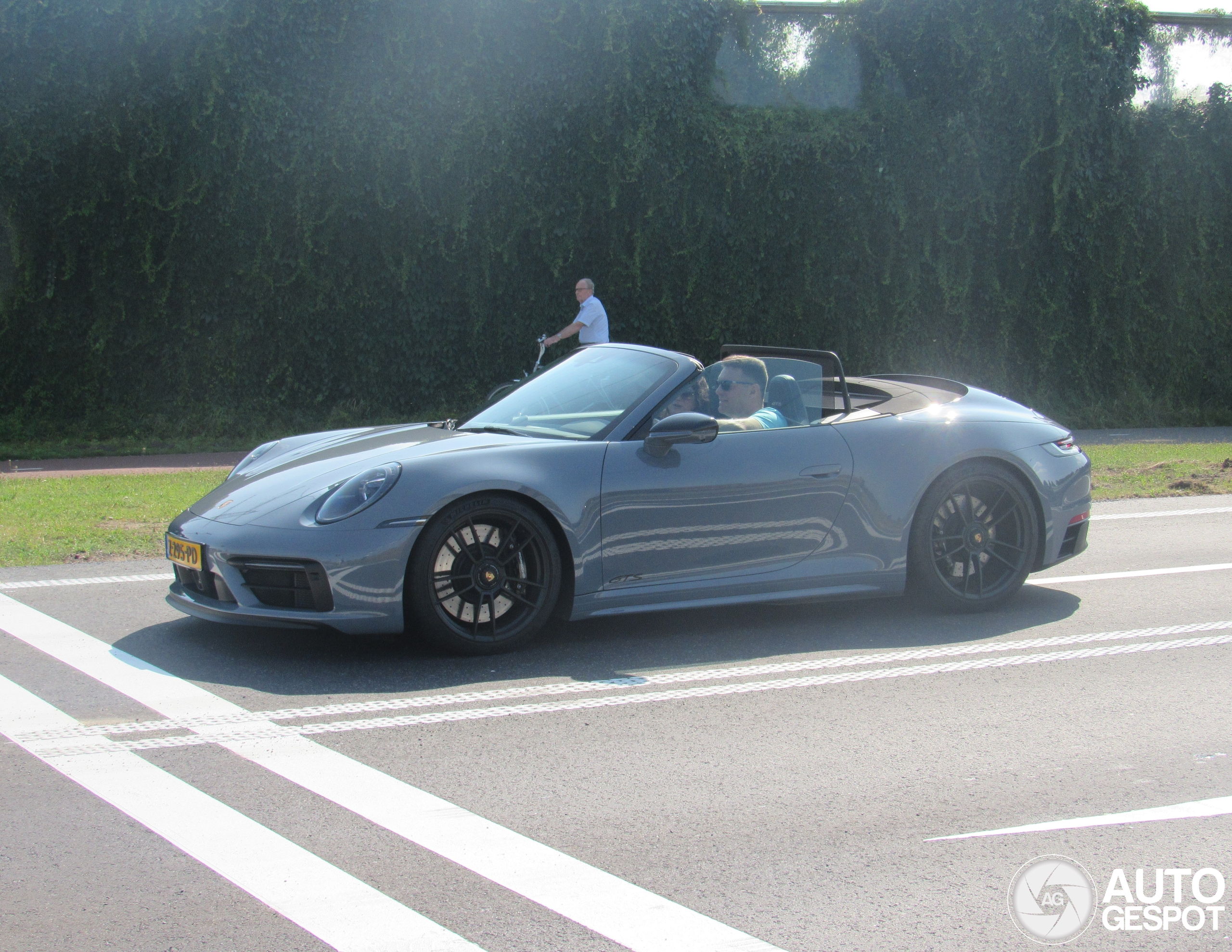 Porsche 992 Carrera 4 GTS Cabriolet