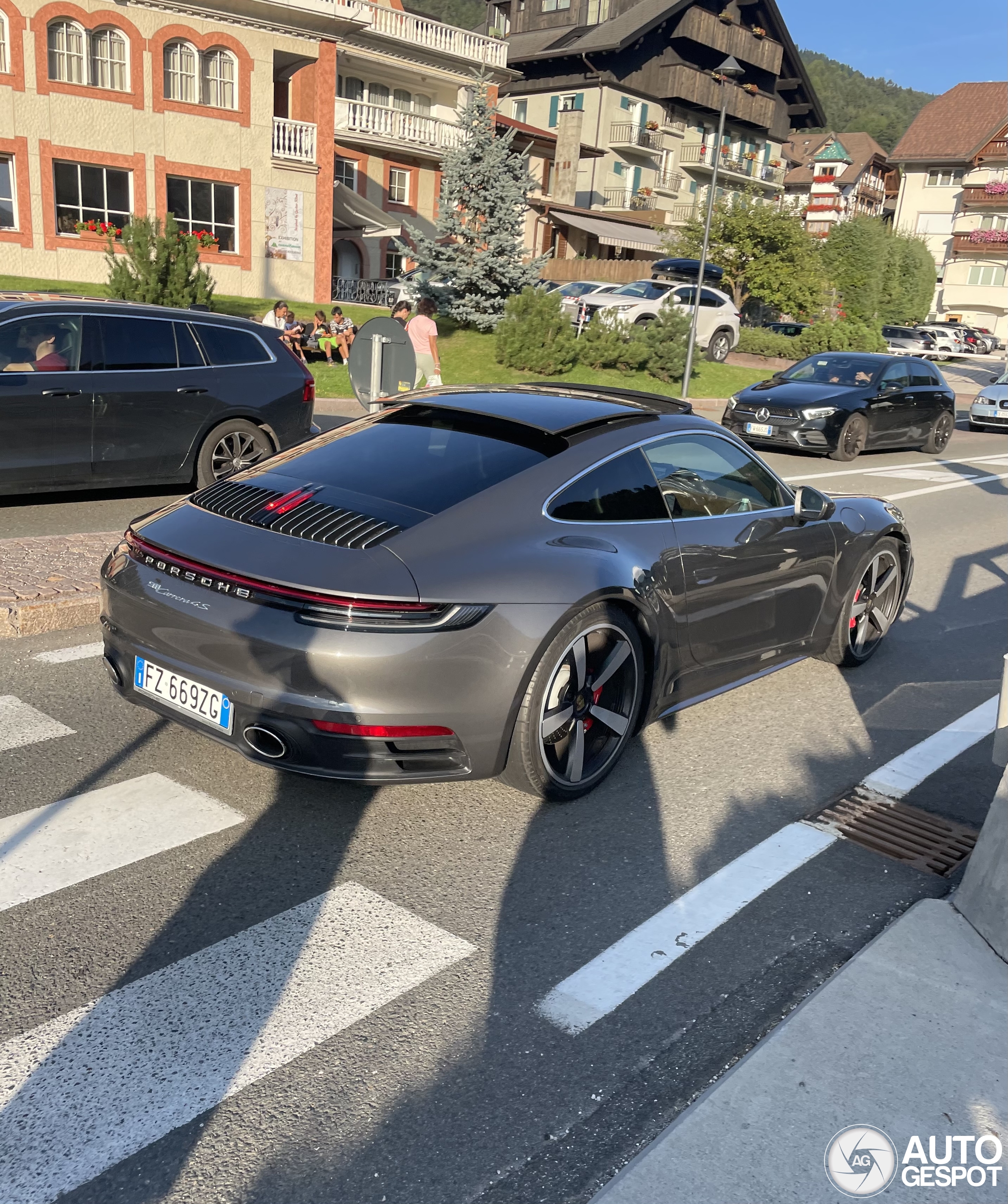 Porsche 992 Carrera 4S