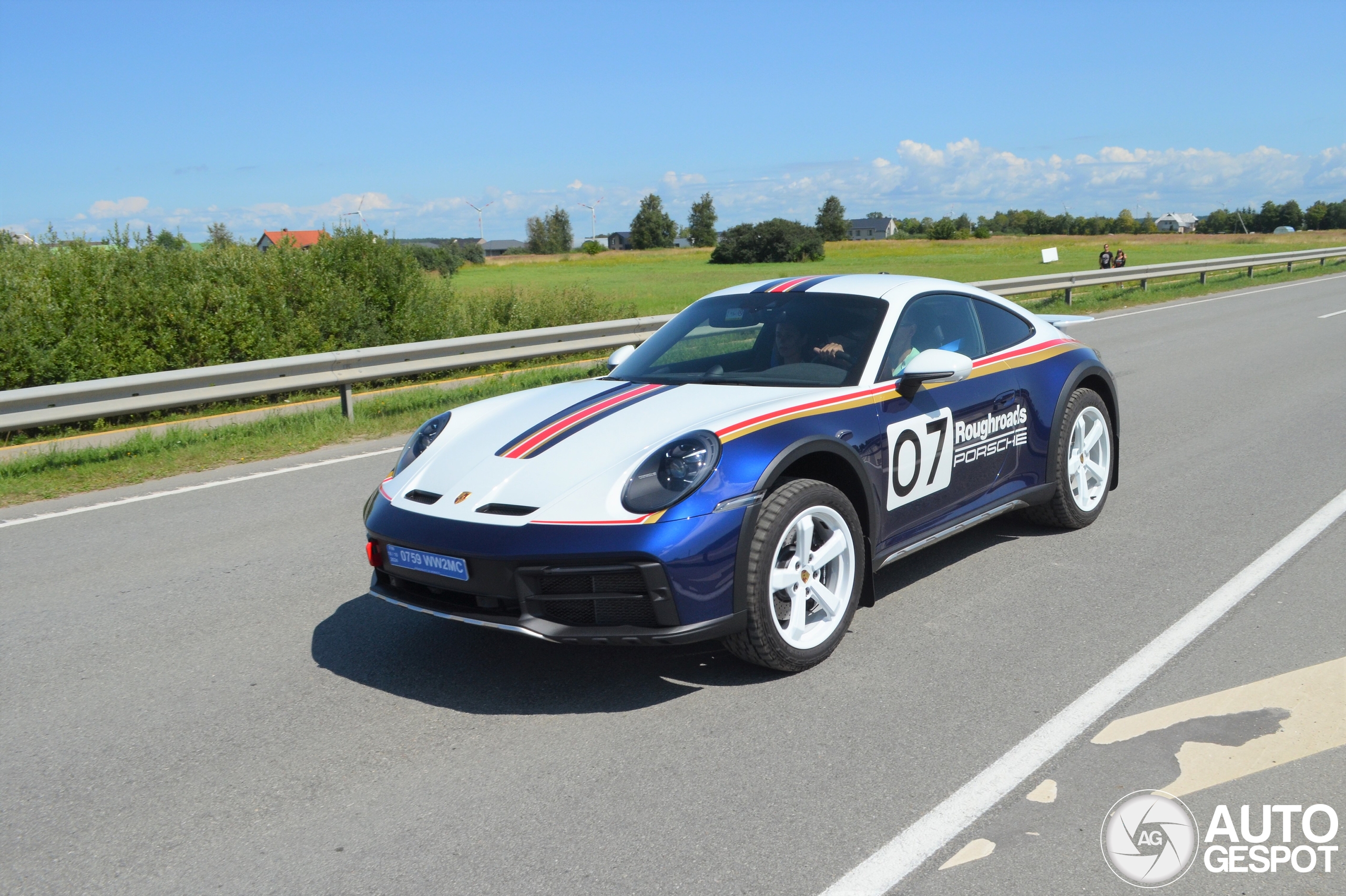 Porsche 992 Dakar