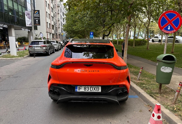 Aston Martin DBX707