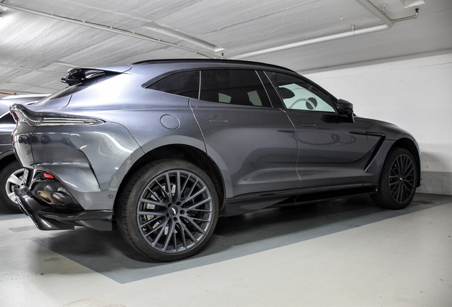 Aston Martin DBX707