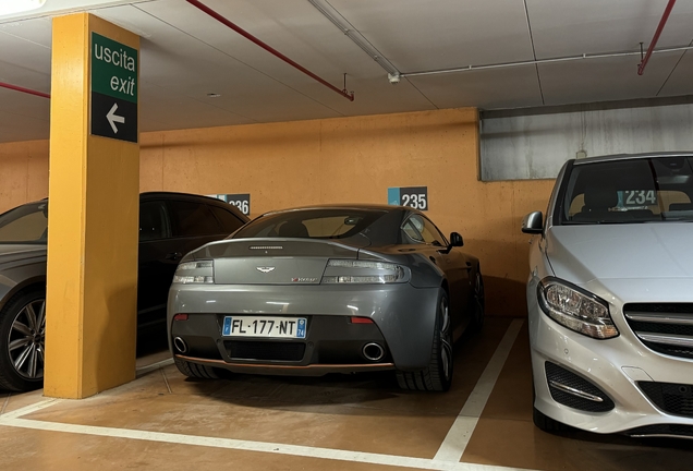 Aston Martin V12 Vantage