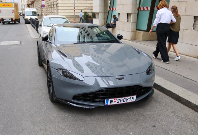 Aston Martin V8 Vantage 2018