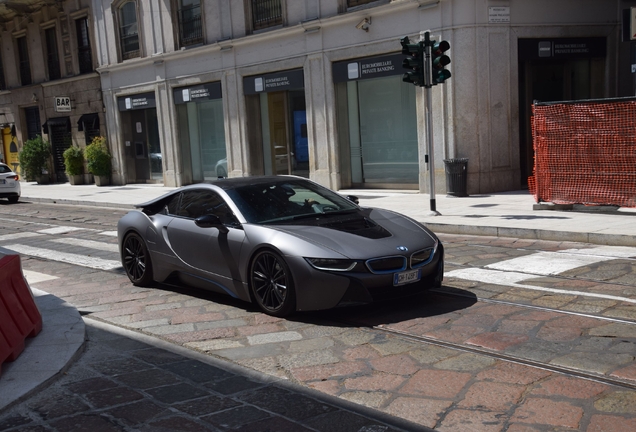 BMW i8