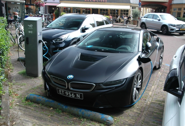 BMW i8 Protonic Frozen Black Edition