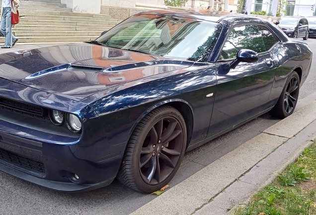 Dodge Challenger SRT-8 392