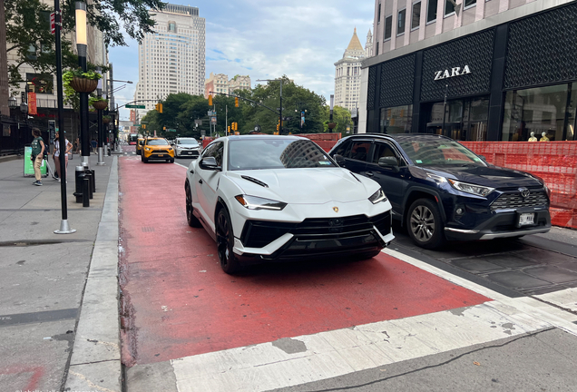 Lamborghini Urus S