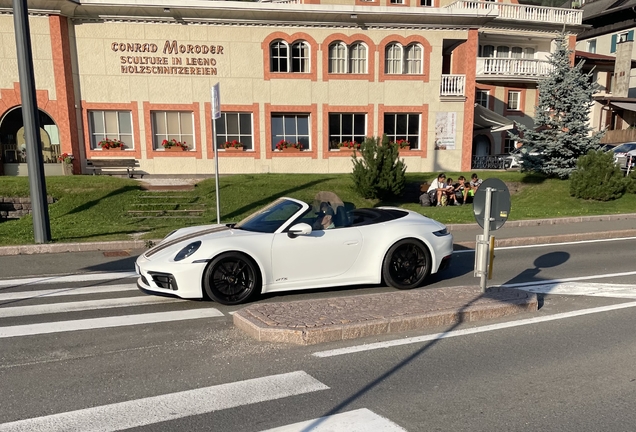 Porsche 992 Carrera 4 GTS Cabriolet