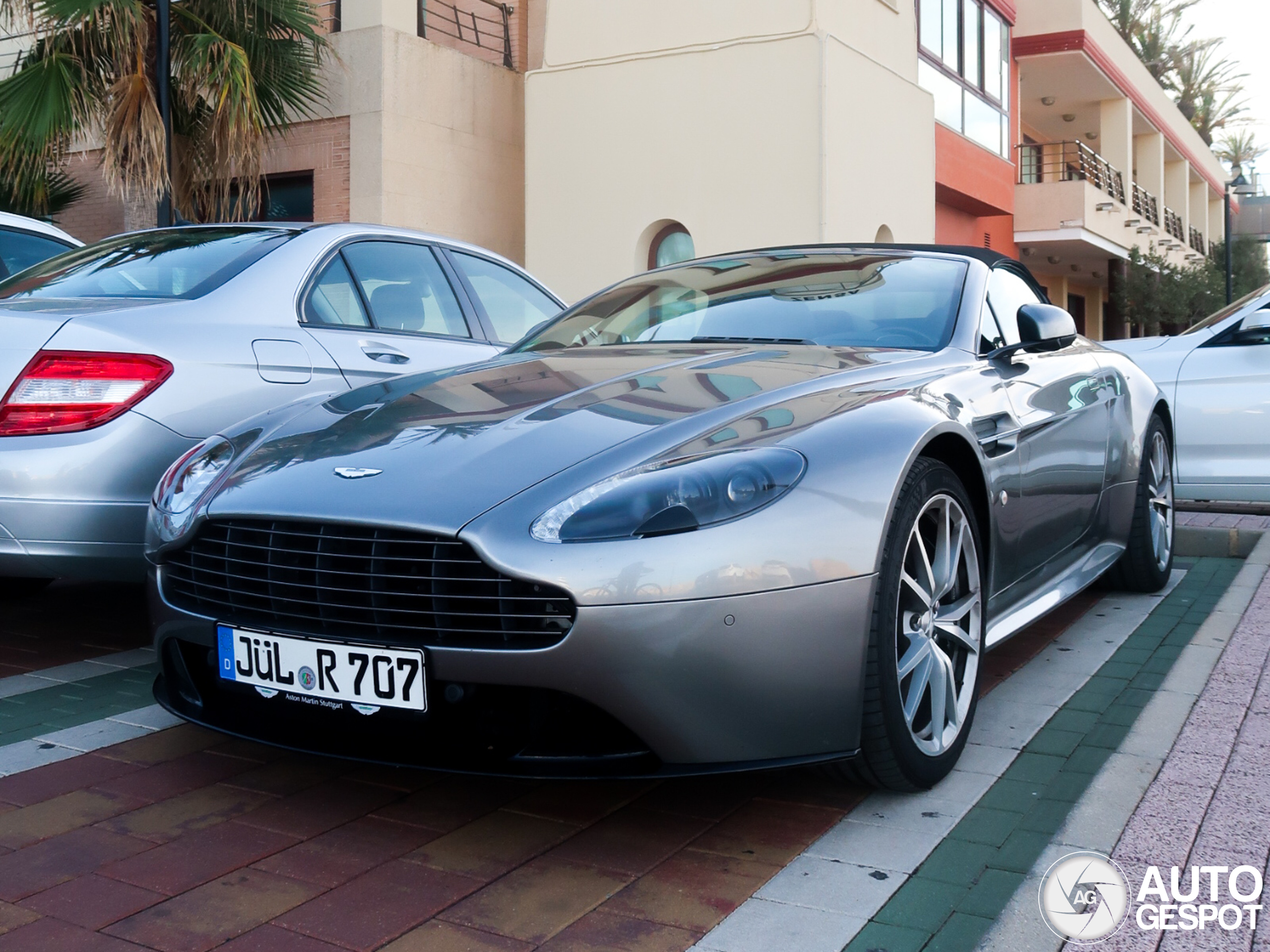 Aston Martin V8 Vantage Roadster