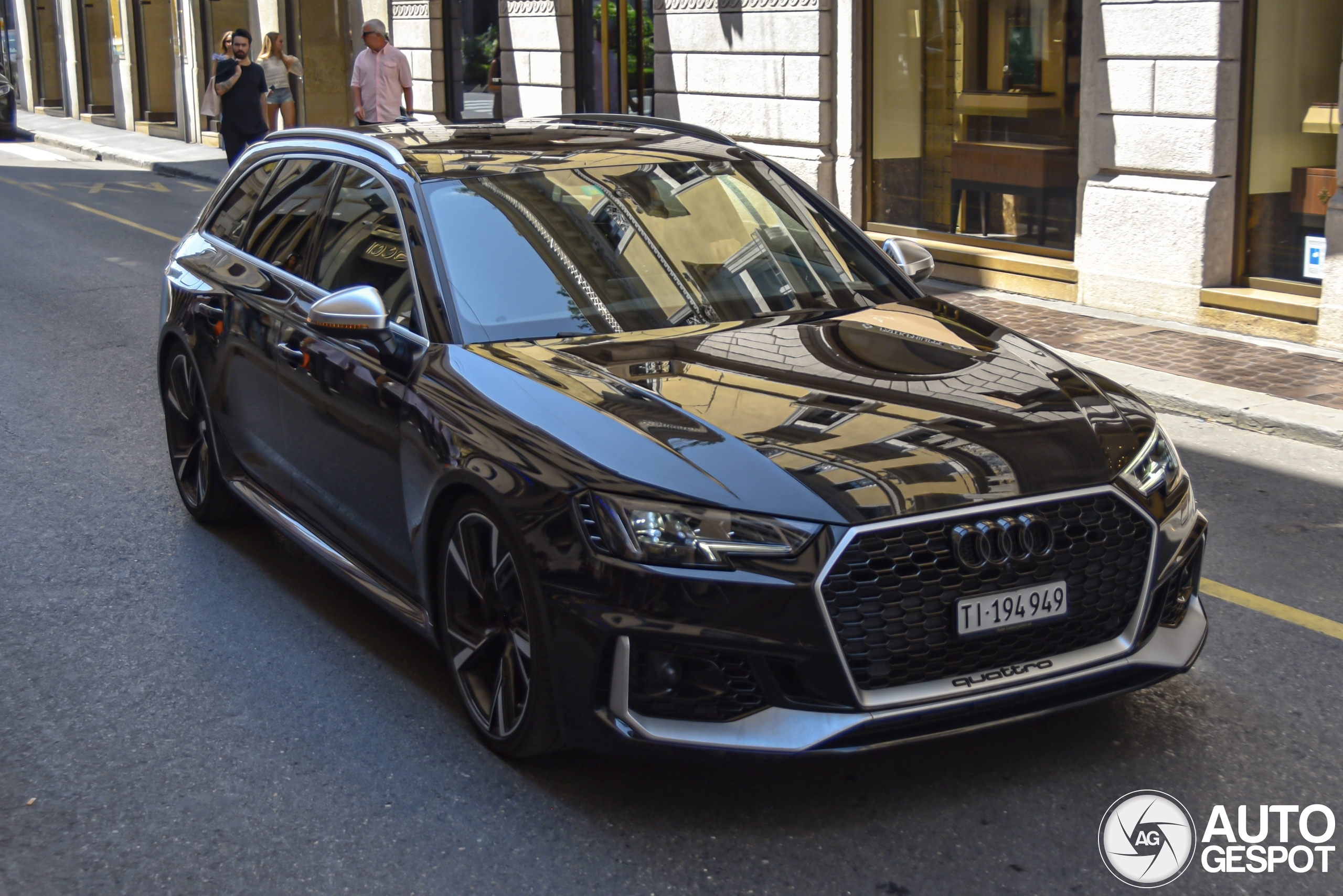 Audi RS4 Avant B9