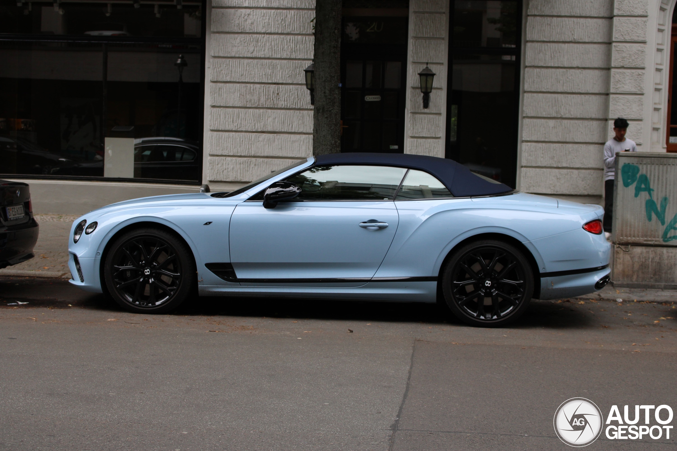 Bentley Continental GTC V8 S 2023