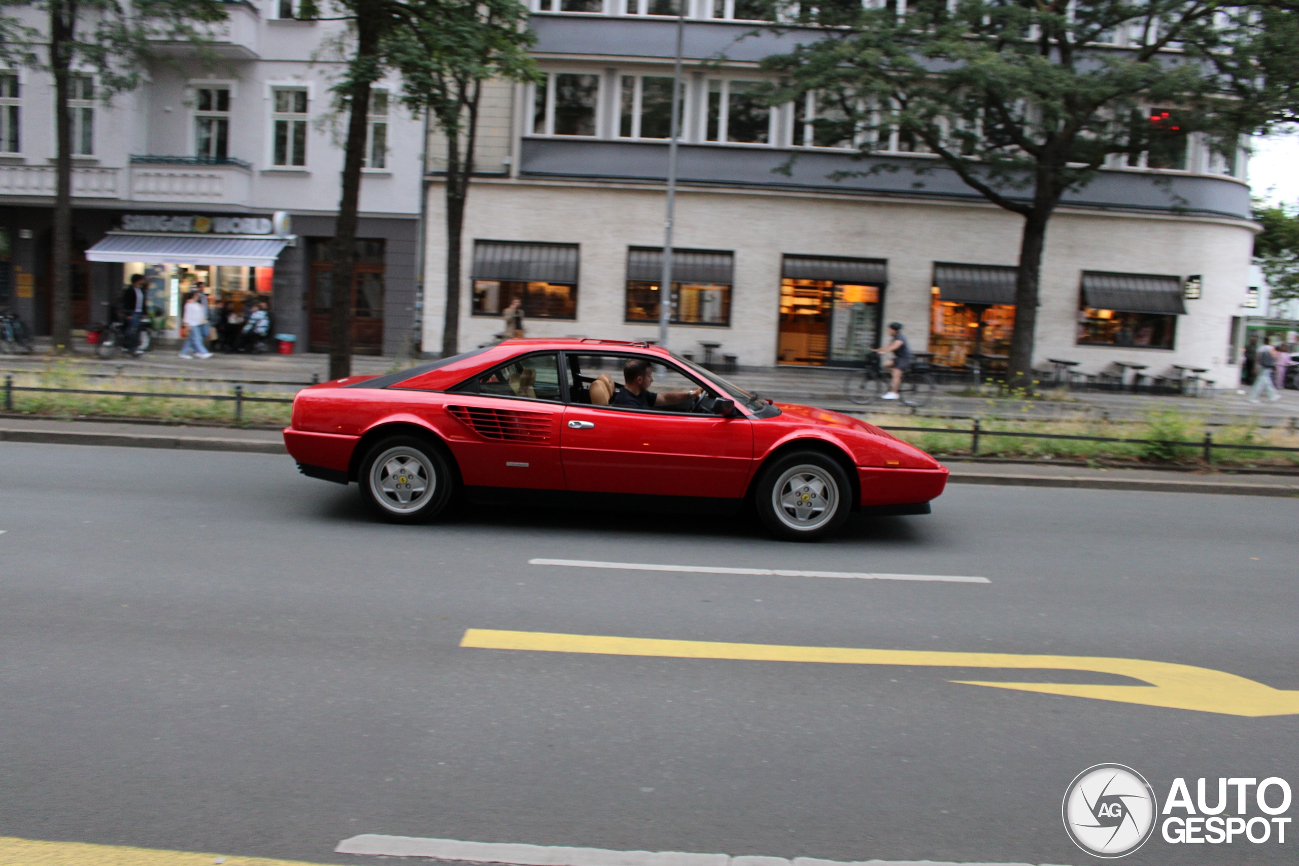 Ferrari Mondial 3.2