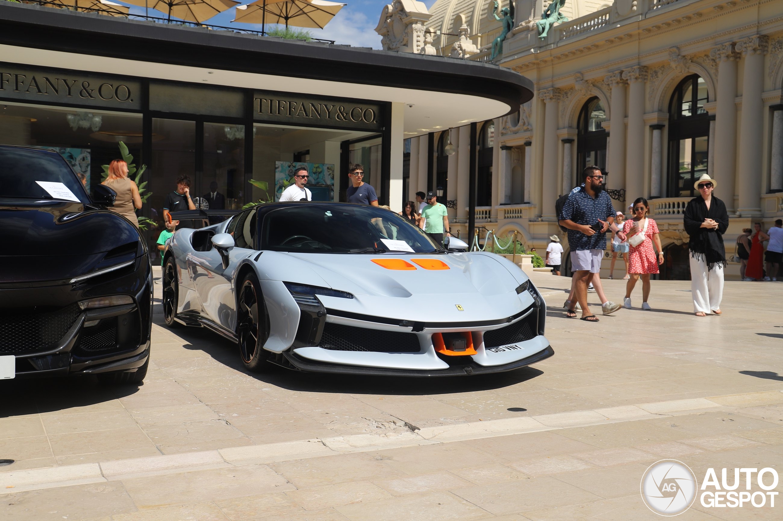 Monaco's dynamic duo: Ferrari SF90 XX Stradale and Purosangue