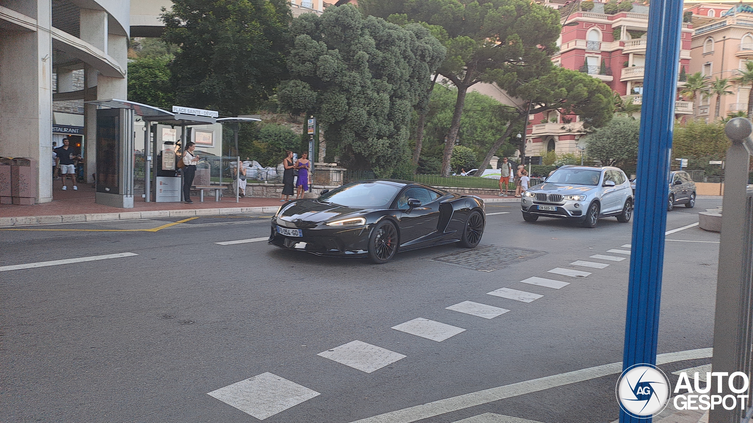 McLaren GT