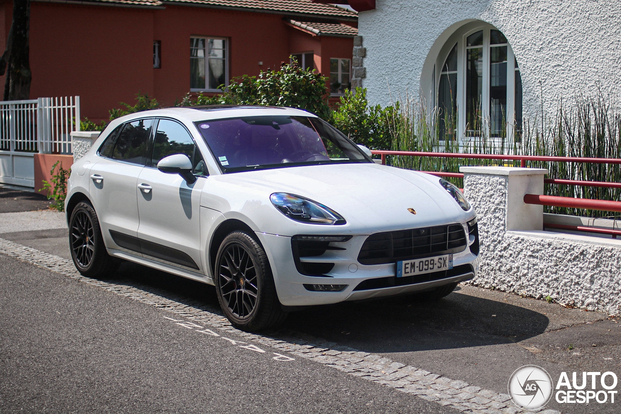 Porsche 95B Macan GTS