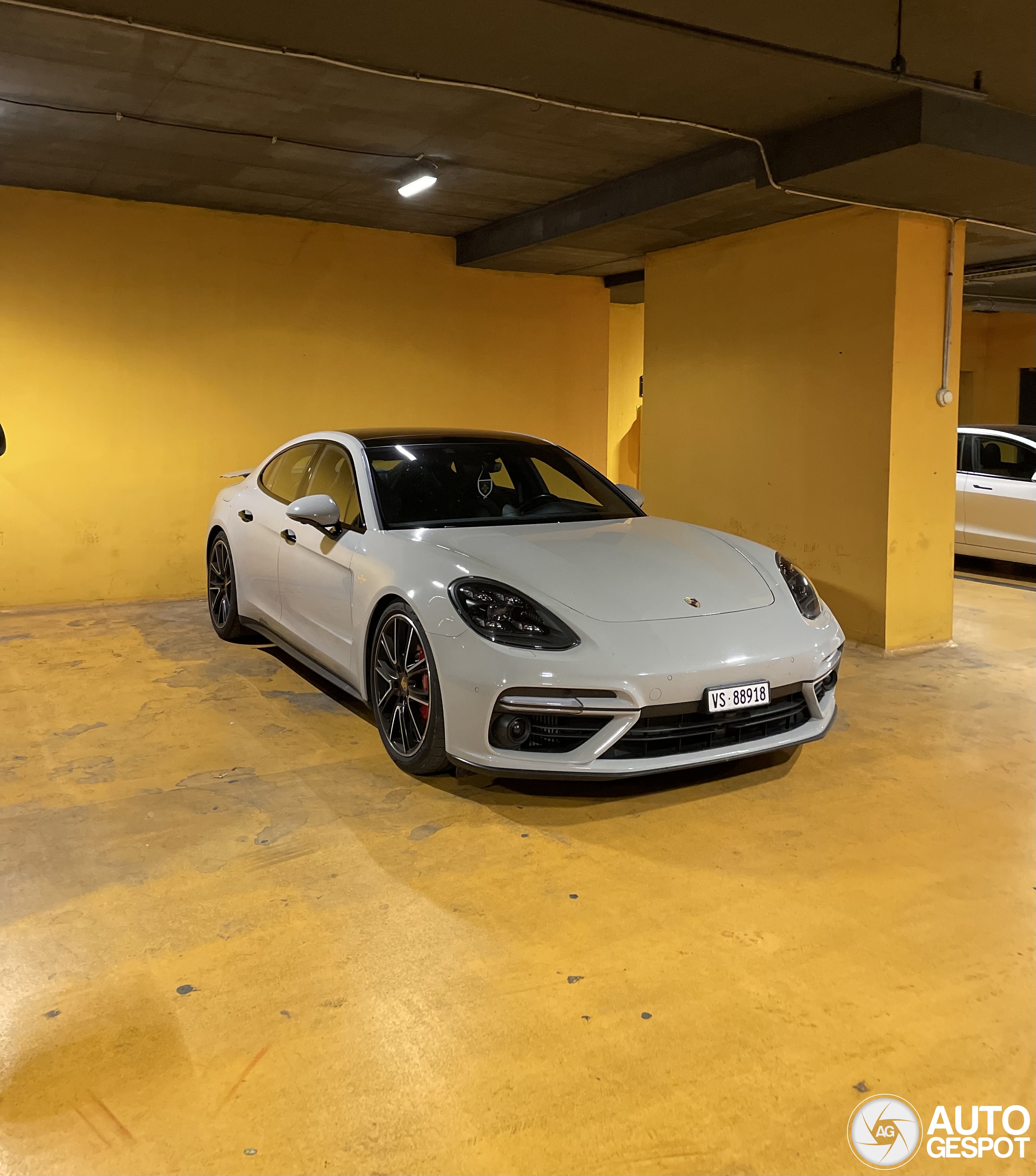 Porsche 971 Panamera Turbo