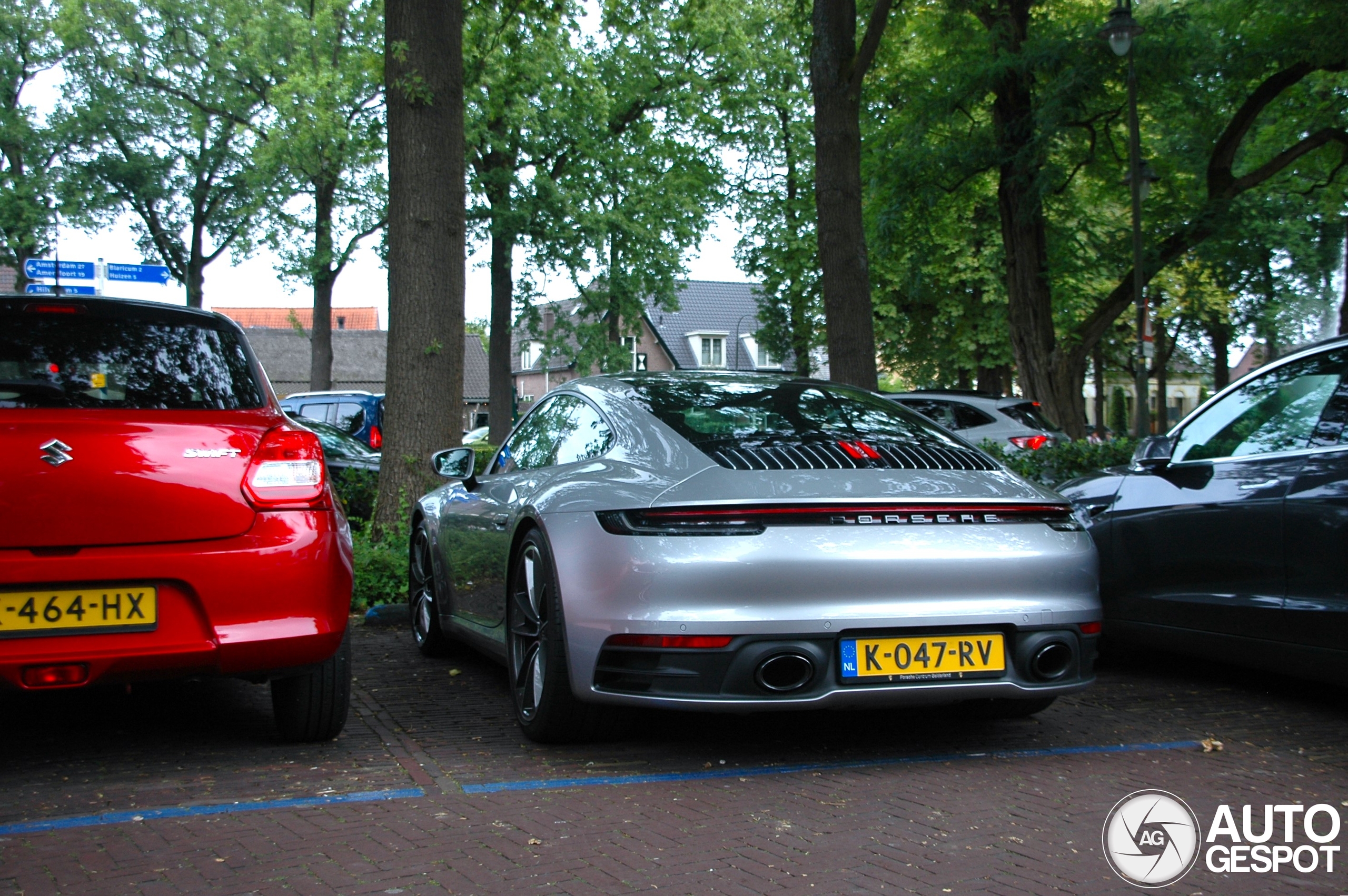 Porsche 992 Carrera 4S