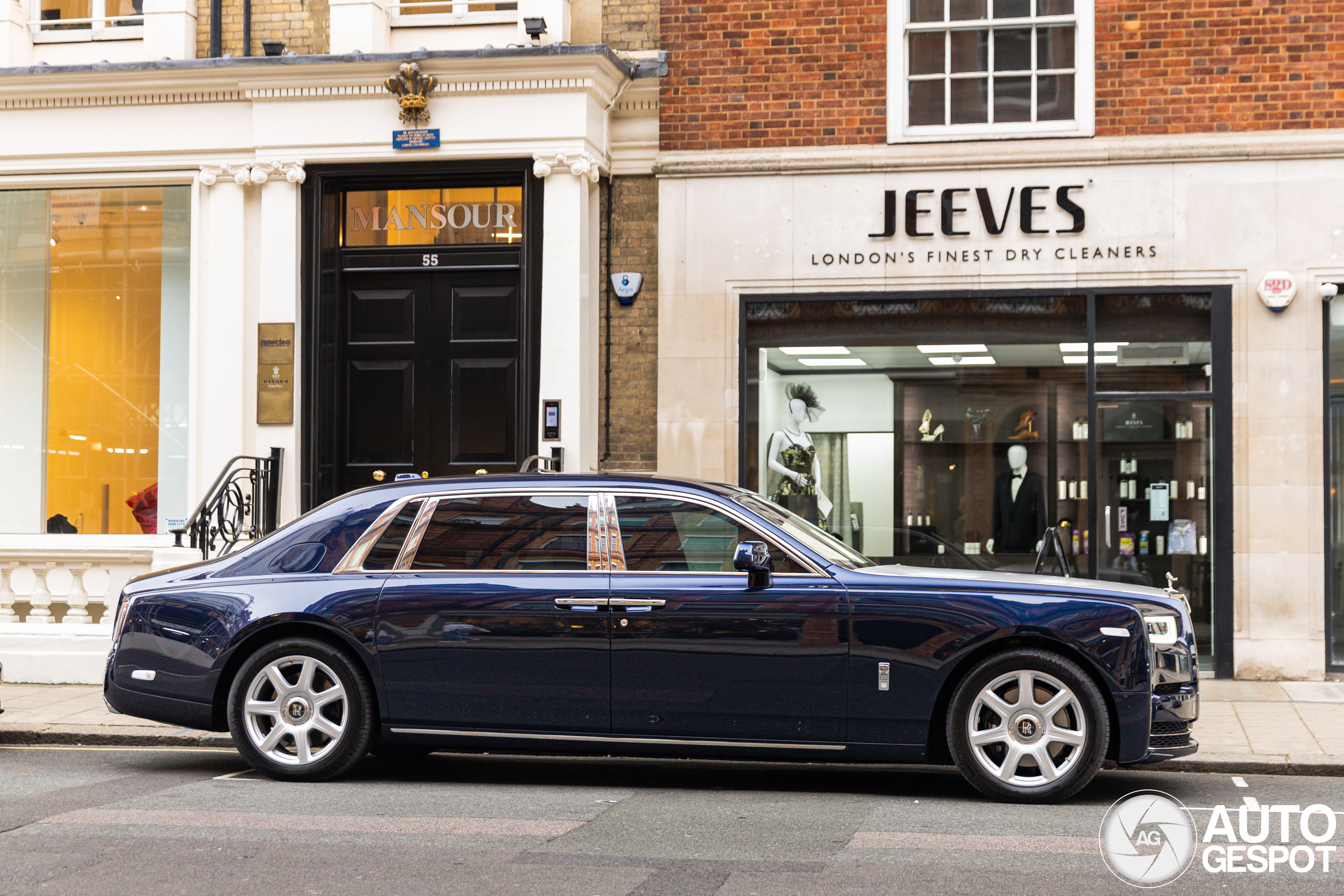 Rolls-Royce Phantom VIII EWB