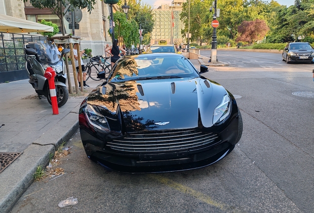 Aston Martin DB11