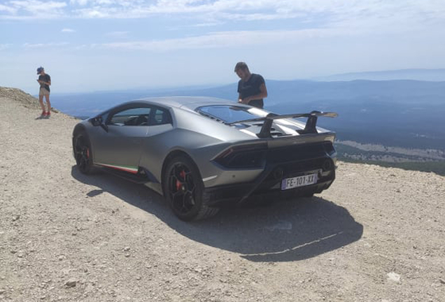 Lamborghini Huracán LP640-4 Performante