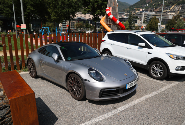 Porsche 992 Carrera 4S