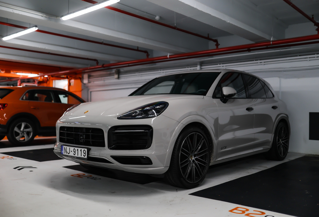 Porsche 9YA Cayenne GTS