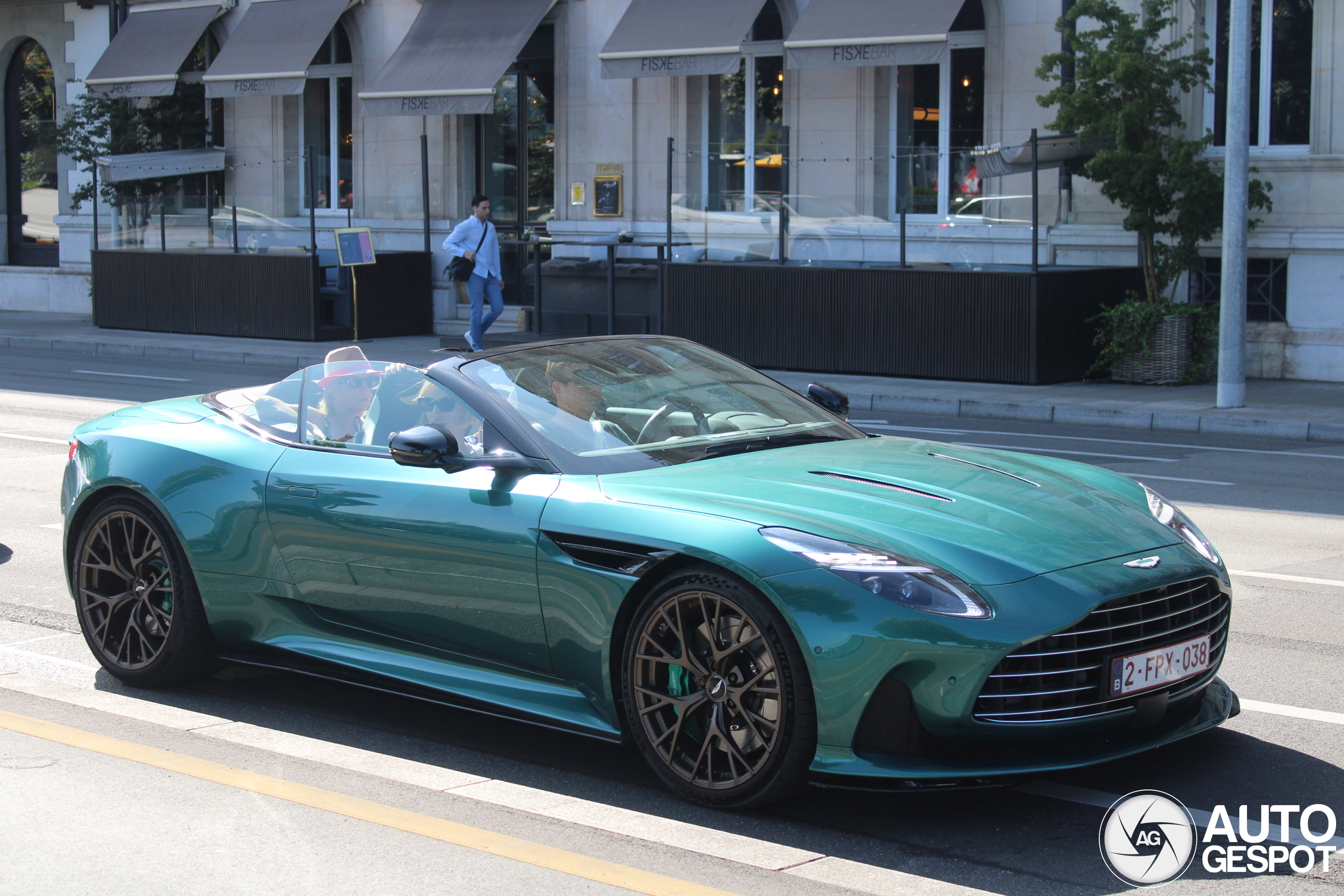 Aston Martin DB12 Volante