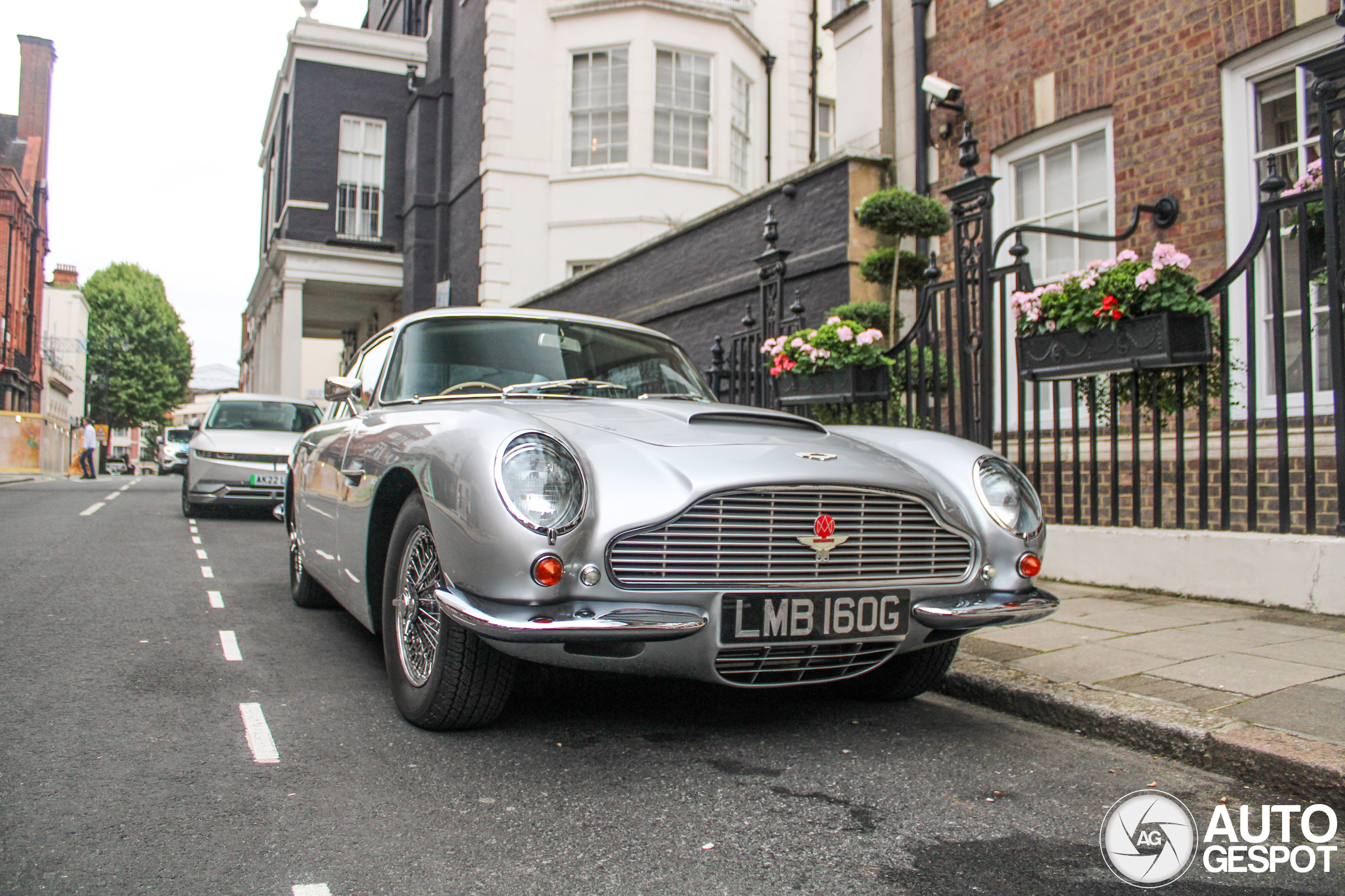 Aston Martin DB6 Superleggera