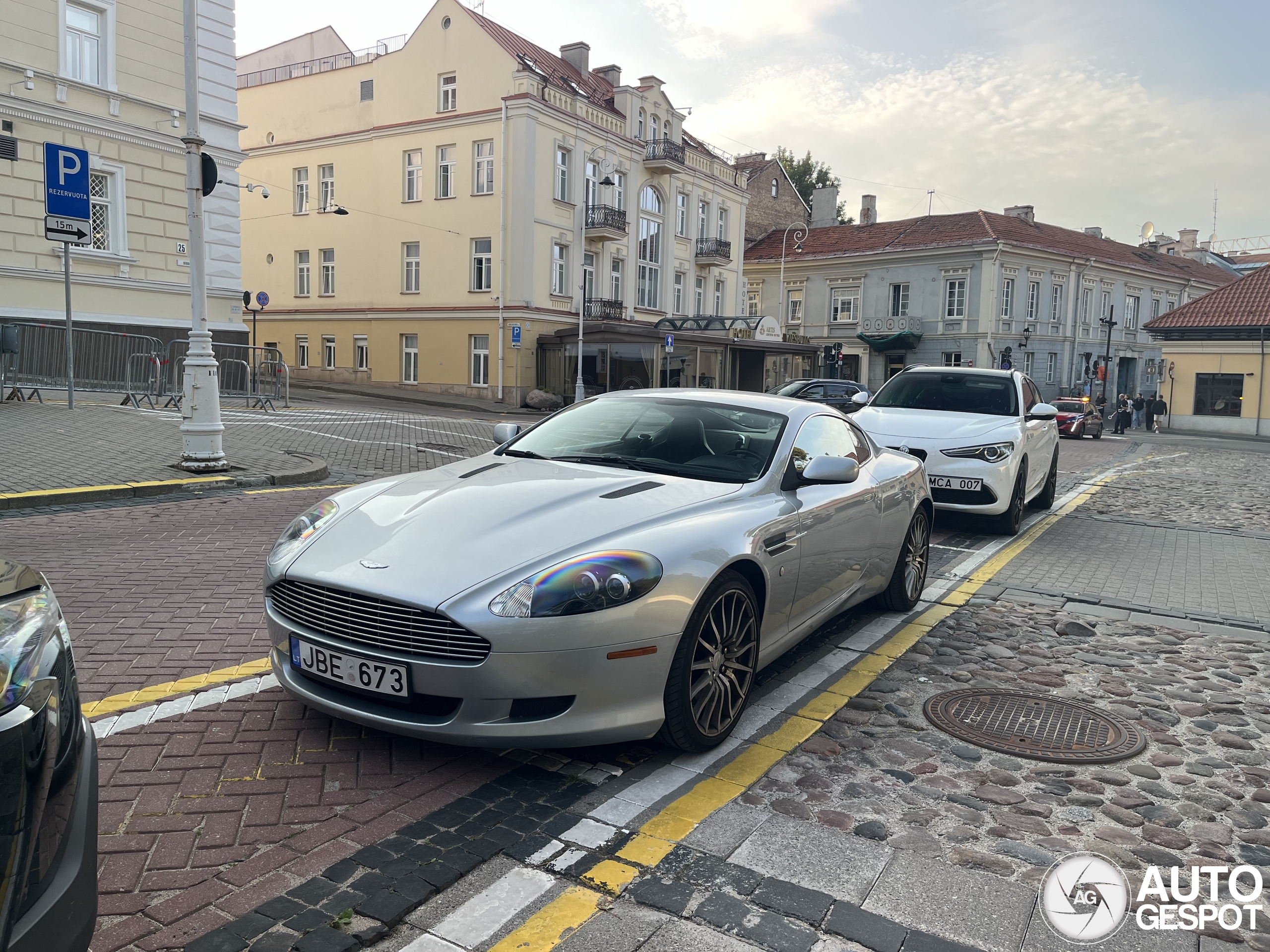 Aston Martin DB9