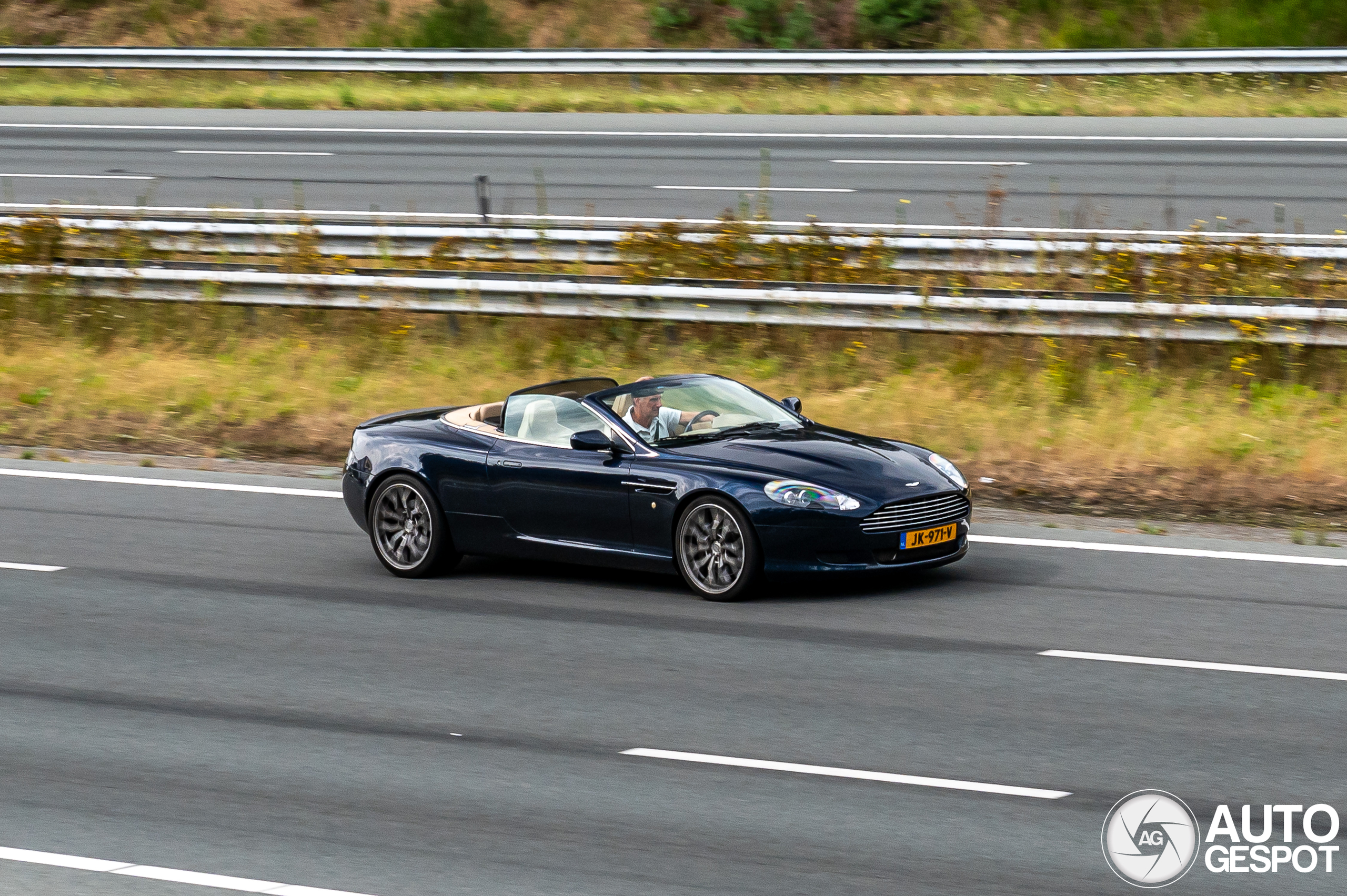 Aston Martin DB9 Volante