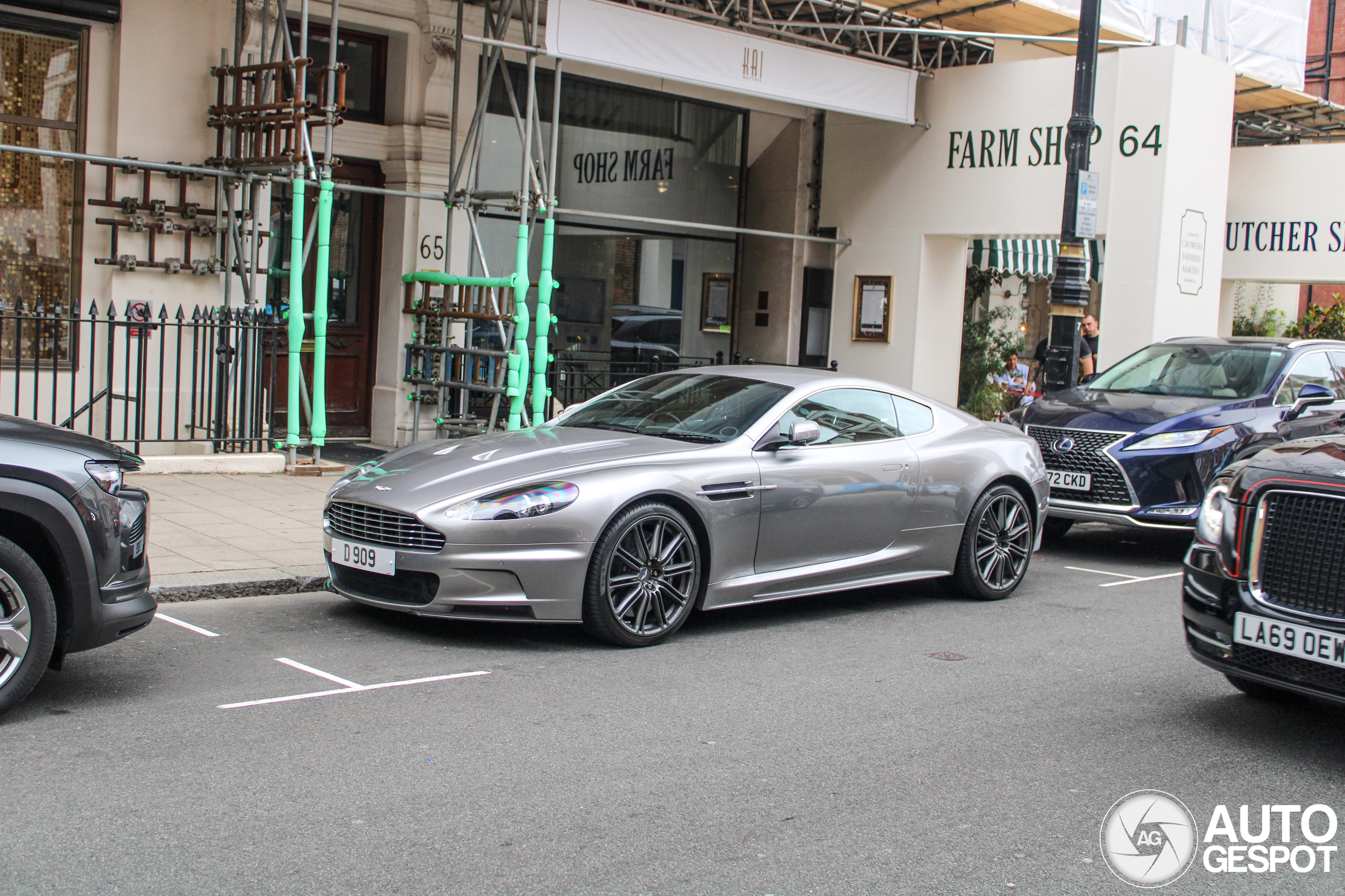 Aston Martin DBS