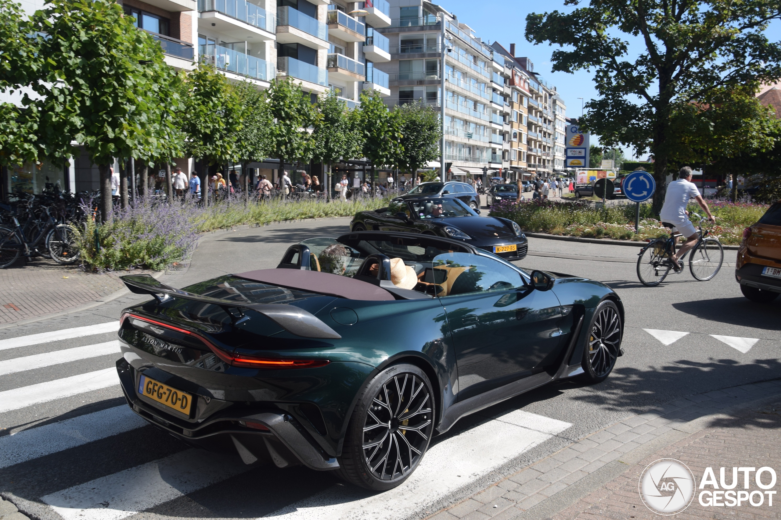 Aston Martin V12 Vantage Roadster 2023