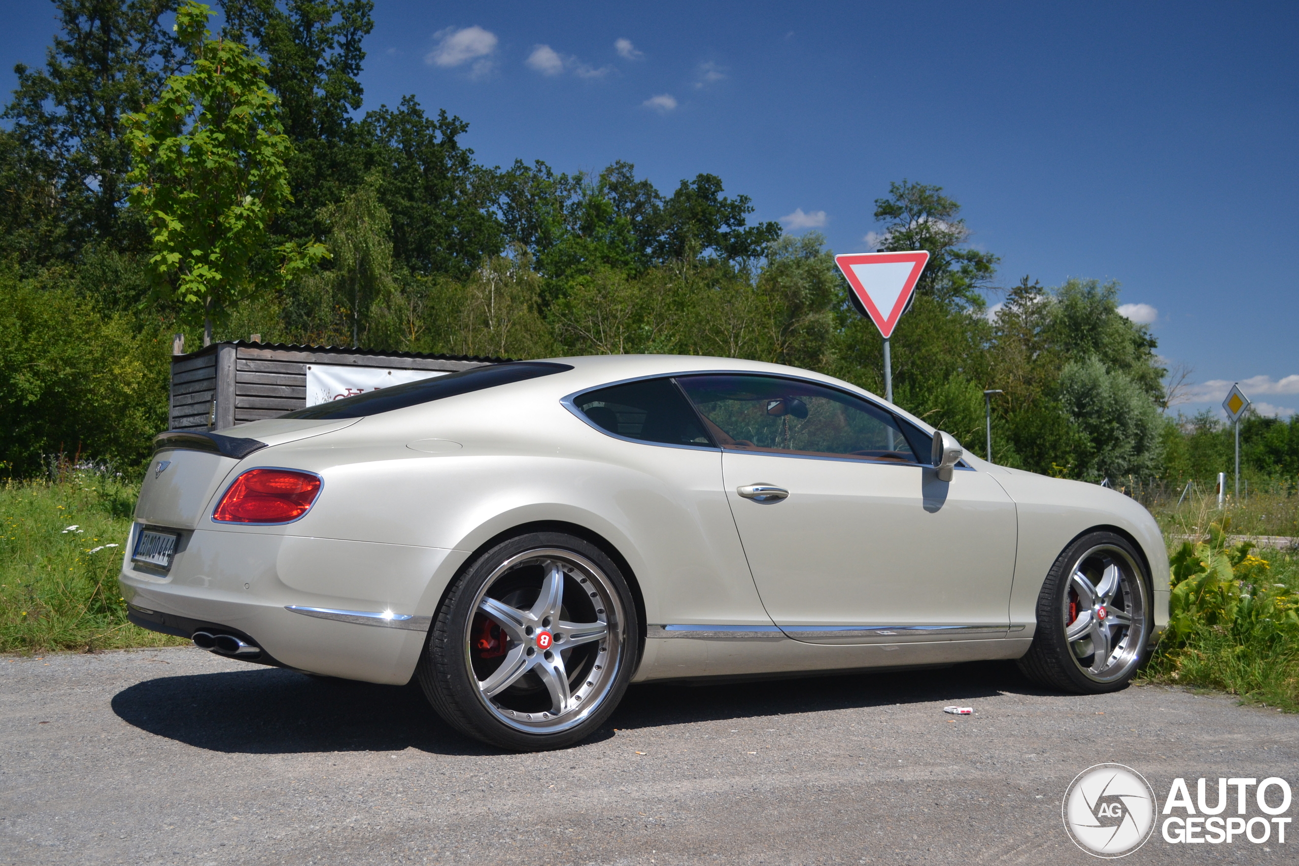 Bentley Continental GT V8