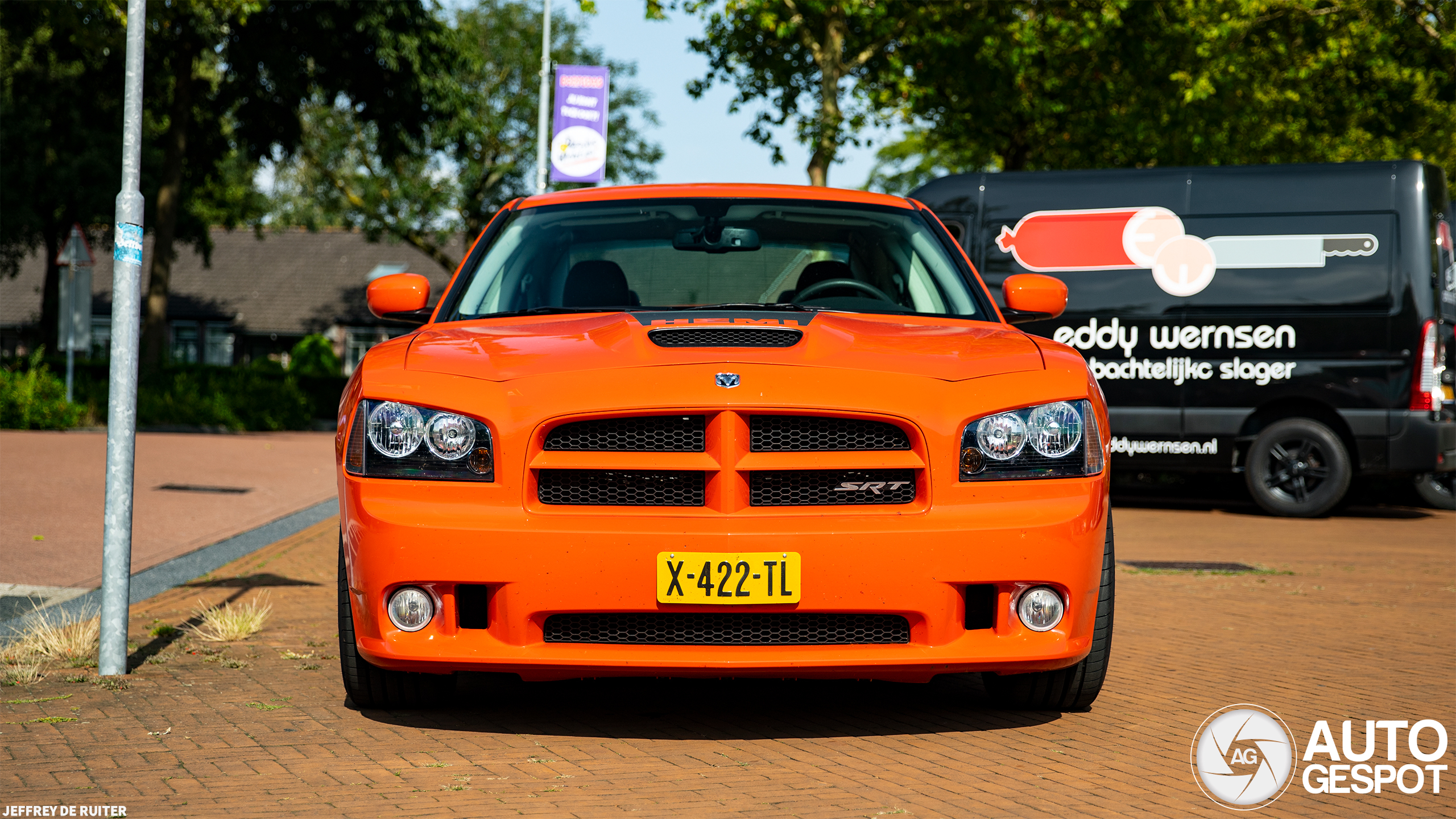 Dodge Charger SRT-8 Super Bee